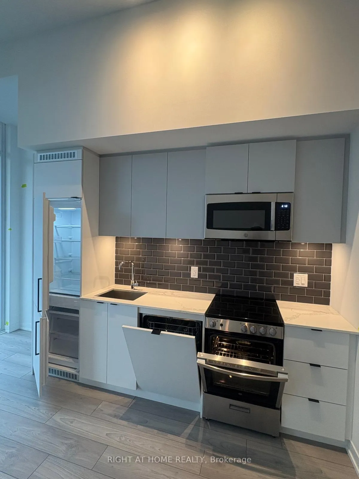 Photo 13 of Unit 432, 285 Dufferin Street, Toronto, South Parkdale — HOMEH