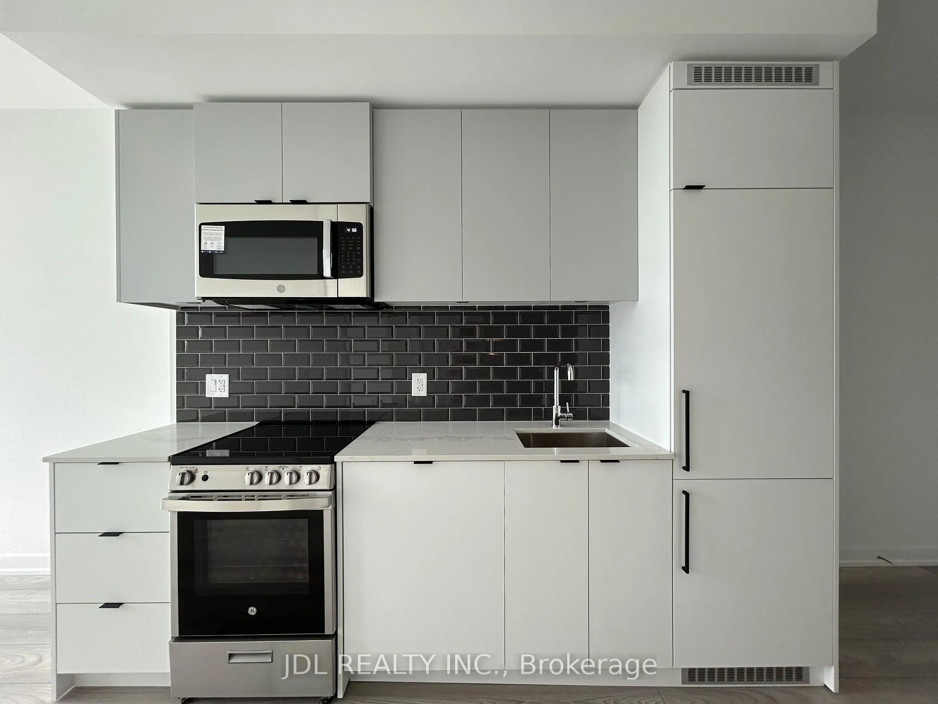 Photo 2 of Unit 1317, 285 Dufferin St Street, Toronto, South Parkdale — HOMEH