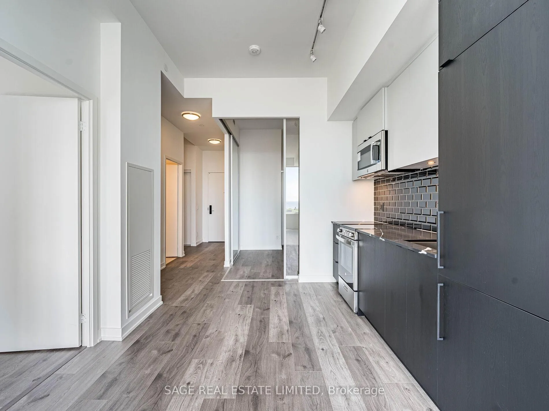 Photo 7 of Unit 1115, 285 Dufferin Street, Toronto, South Parkdale — HOMEH