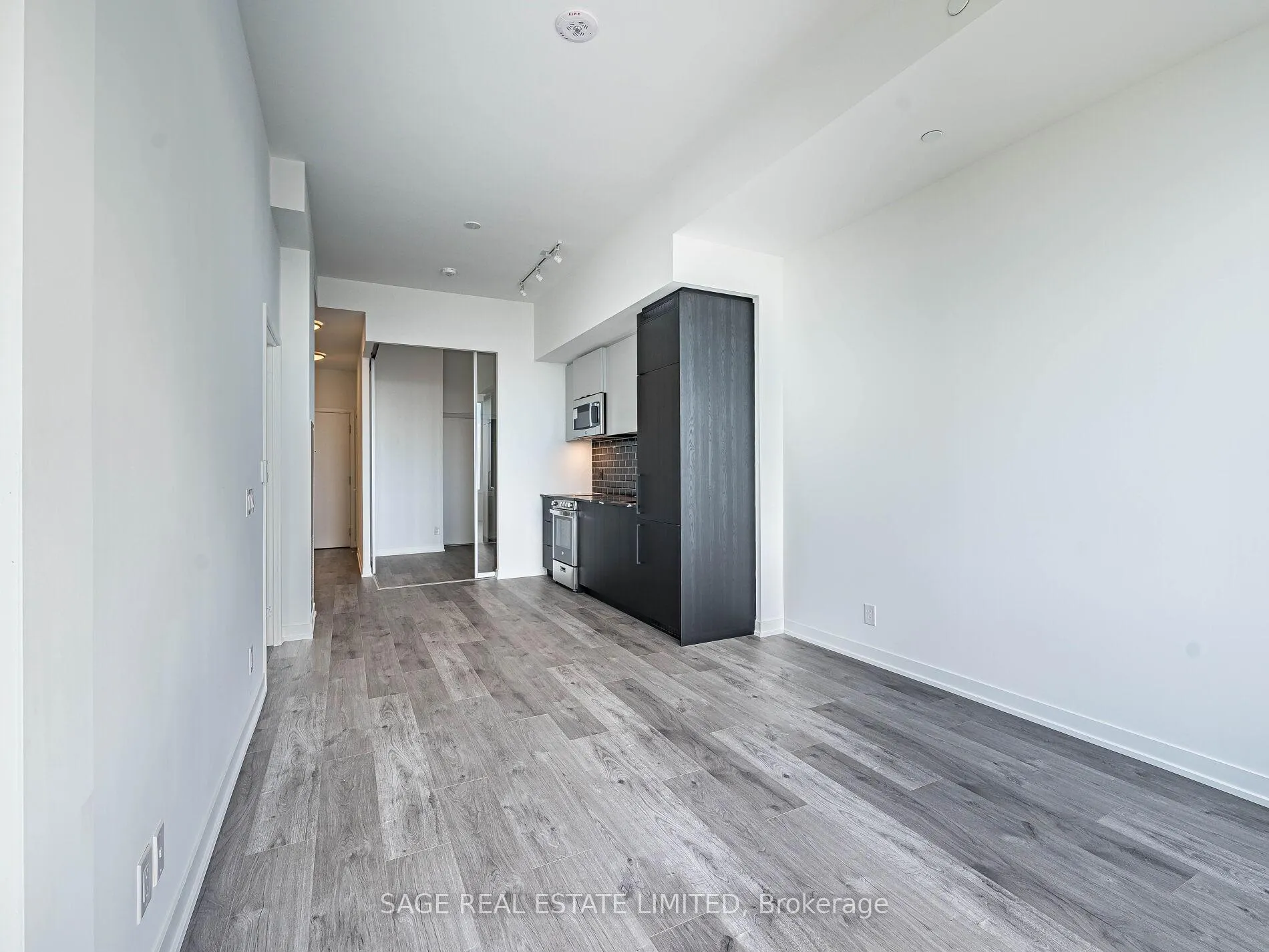 Photo 8 of Unit 1115, 285 Dufferin Street, Toronto, South Parkdale — HOMEH
