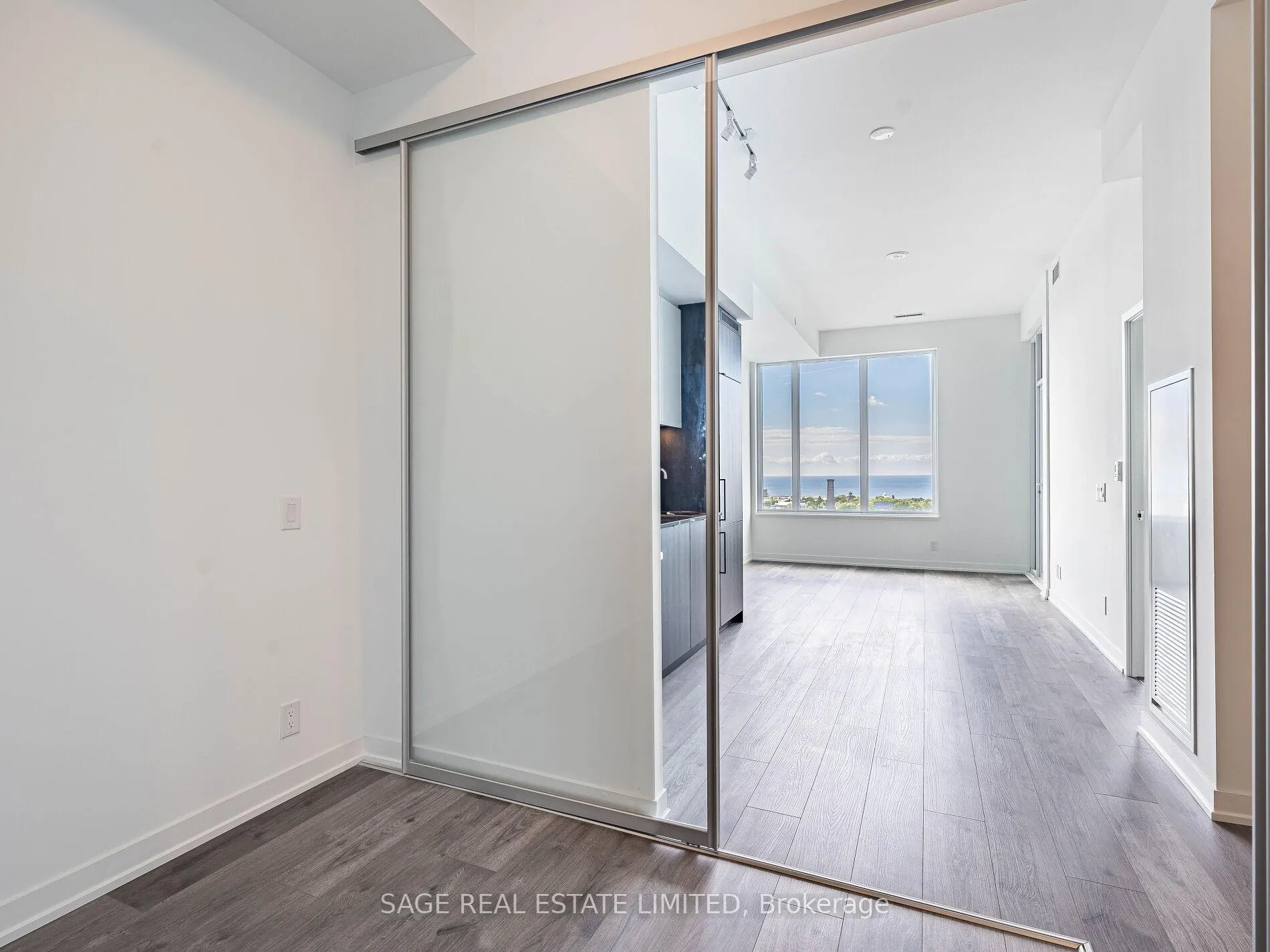Photo 9 of Unit 1115, 285 Dufferin Street, Toronto, South Parkdale — HOMEH