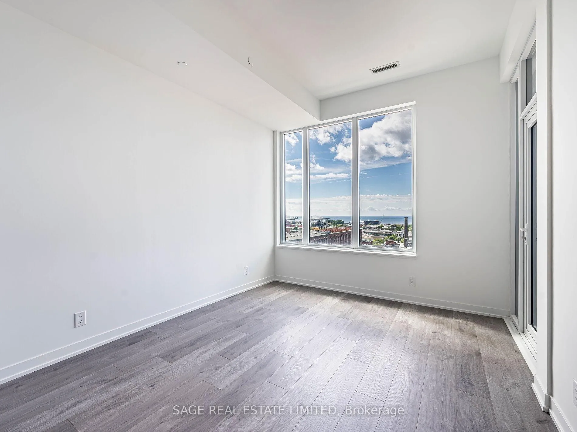 Photo 13 of Unit 1115, 285 Dufferin Street, Toronto, South Parkdale — HOMEH