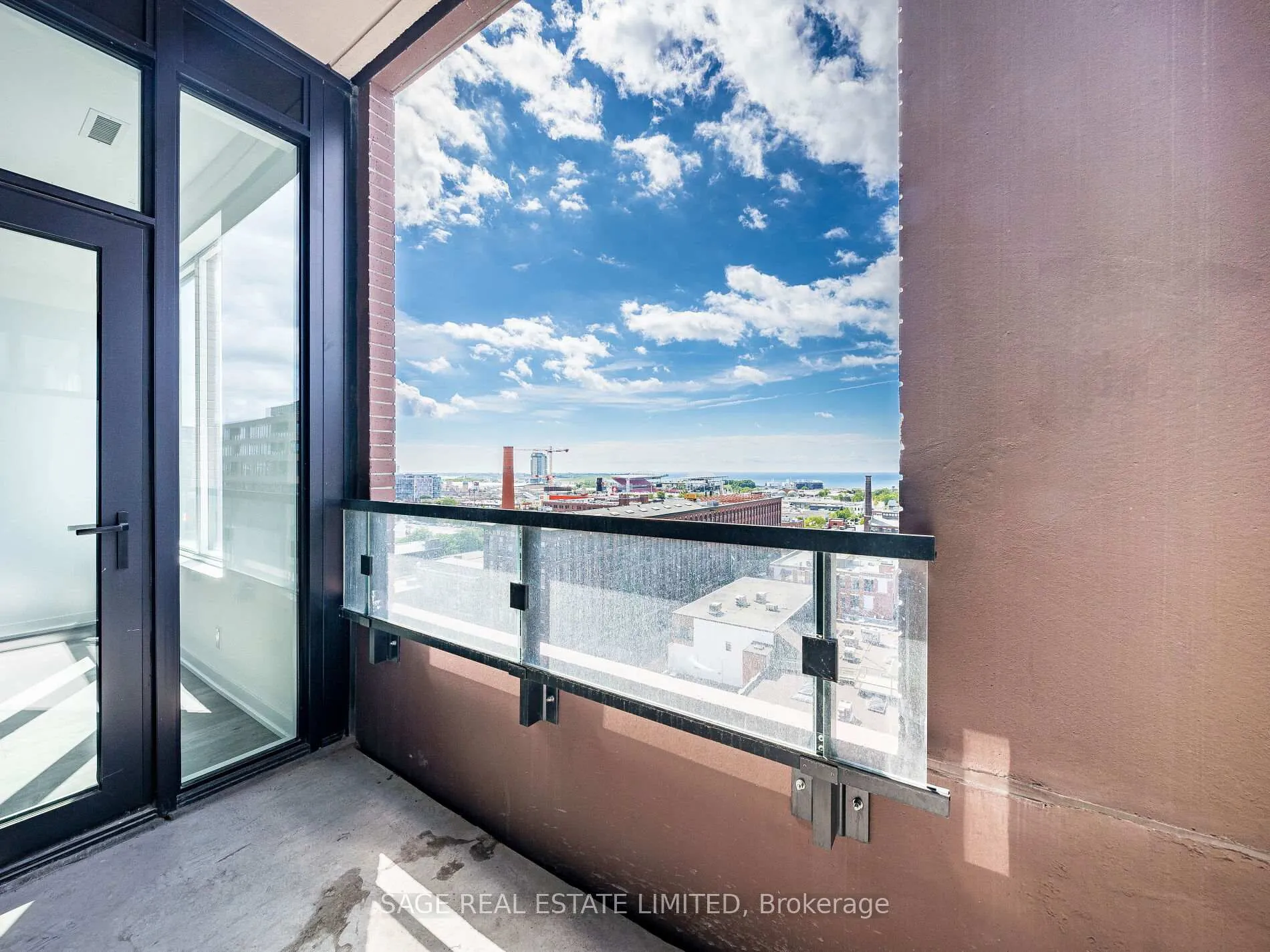 Photo 14 of Unit 1115, 285 Dufferin Street, Toronto, South Parkdale — HOMEH