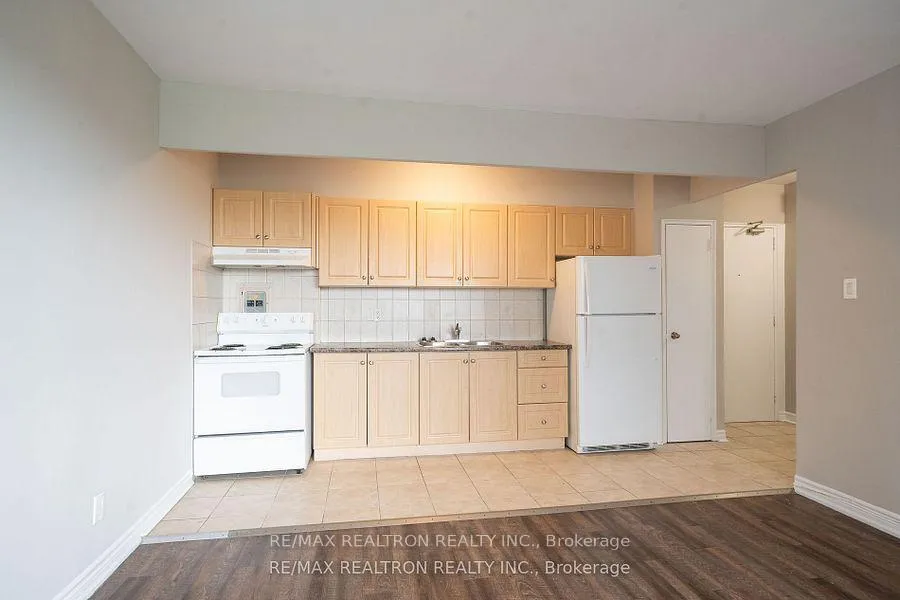 Photo 6 of Unit 645D, 468 Ottawa Street N, Hamilton, Crown Point — HOMEH