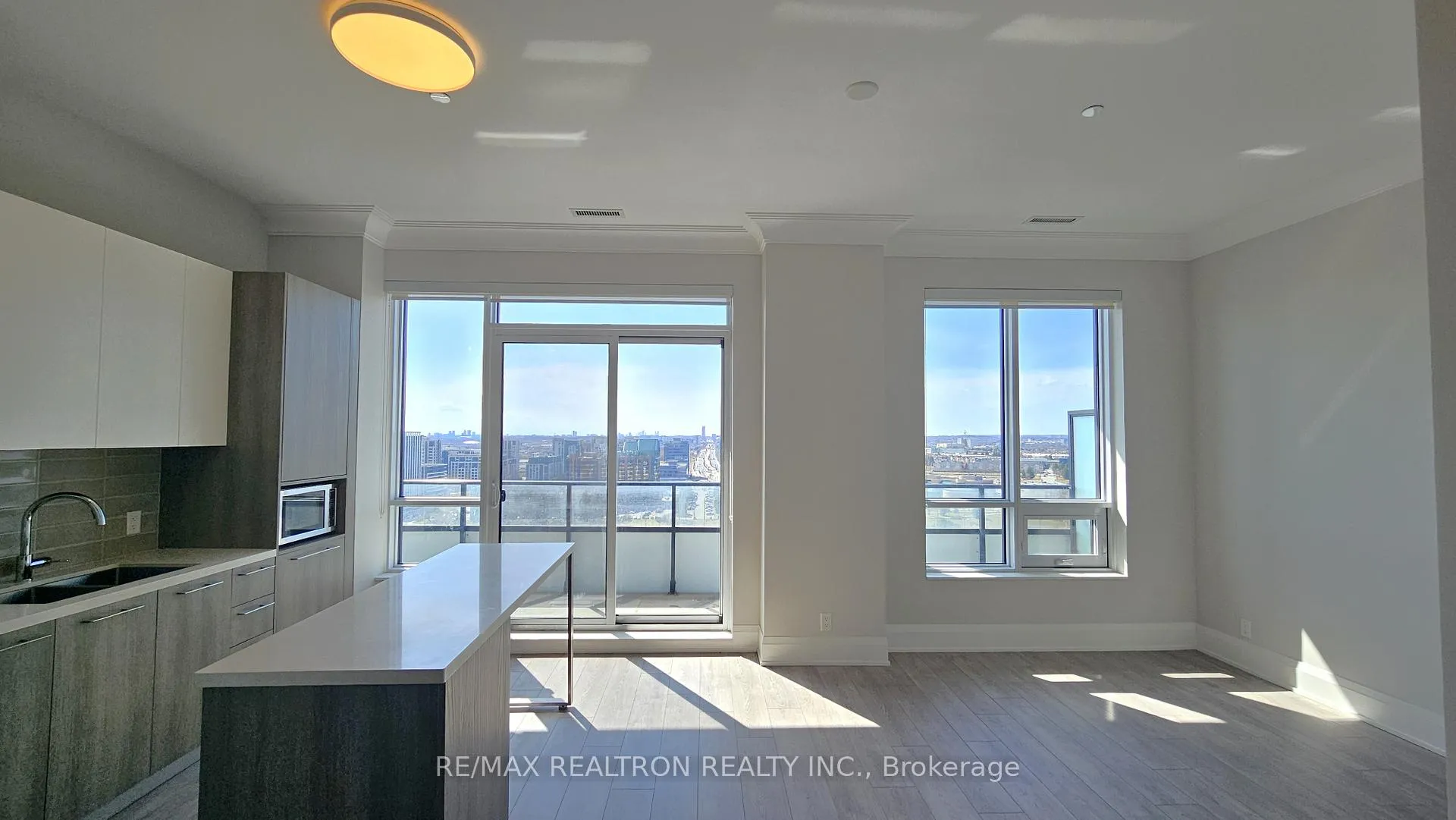Photo 1 of Unit PH3, 38 Water Walk Drive, Markham, Unionville — HOMEH