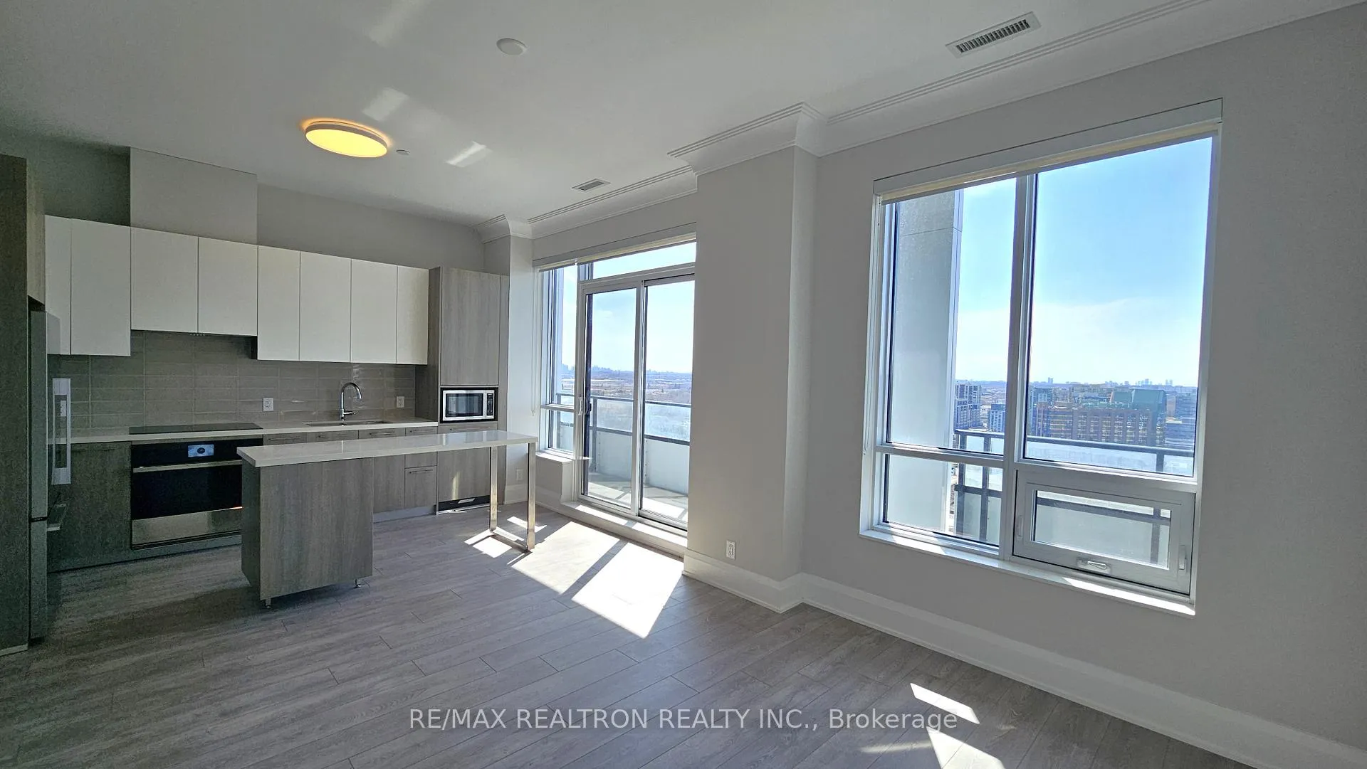 Photo 5 of Unit PH3, 38 Water Walk Drive, Markham, Unionville — HOMEH