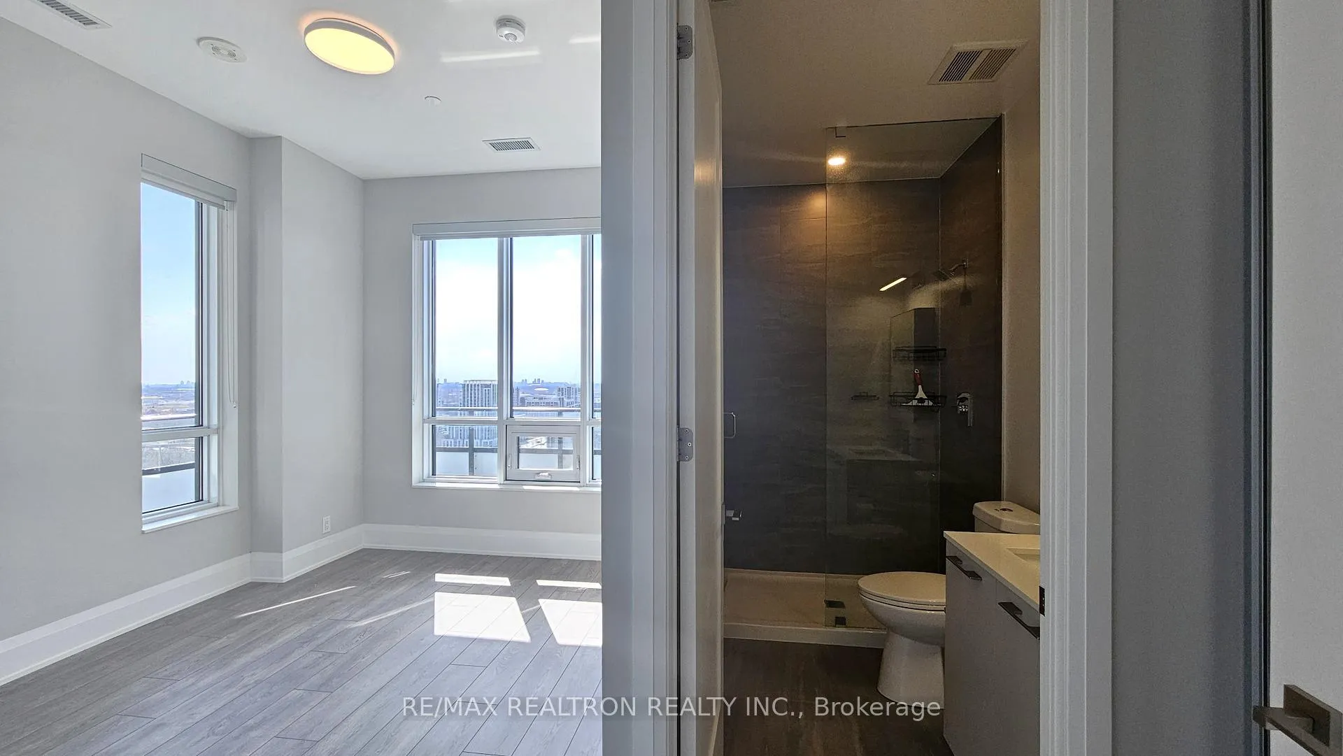 Photo 15 of Unit PH3, 38 Water Walk Drive, Markham, Unionville — HOMEH