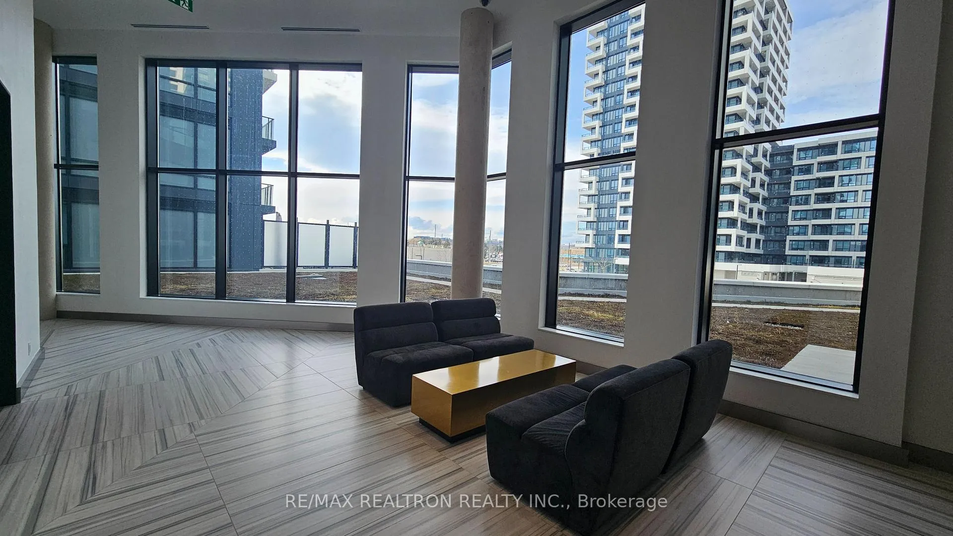 Photo 31 of Unit PH3, 38 Water Walk Drive, Markham, Unionville — HOMEH