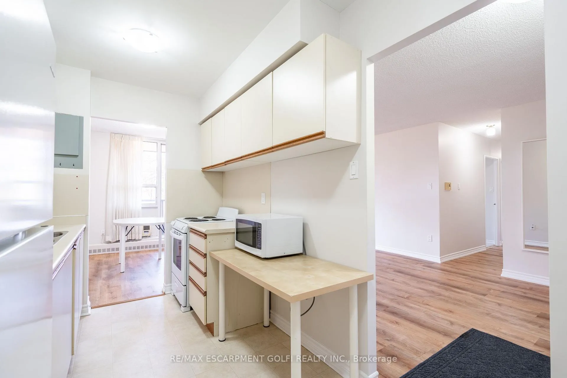 Photo 15 of Unit 804, 1966 Main Street, Hamilton, Ainslie Wood — HOMEH