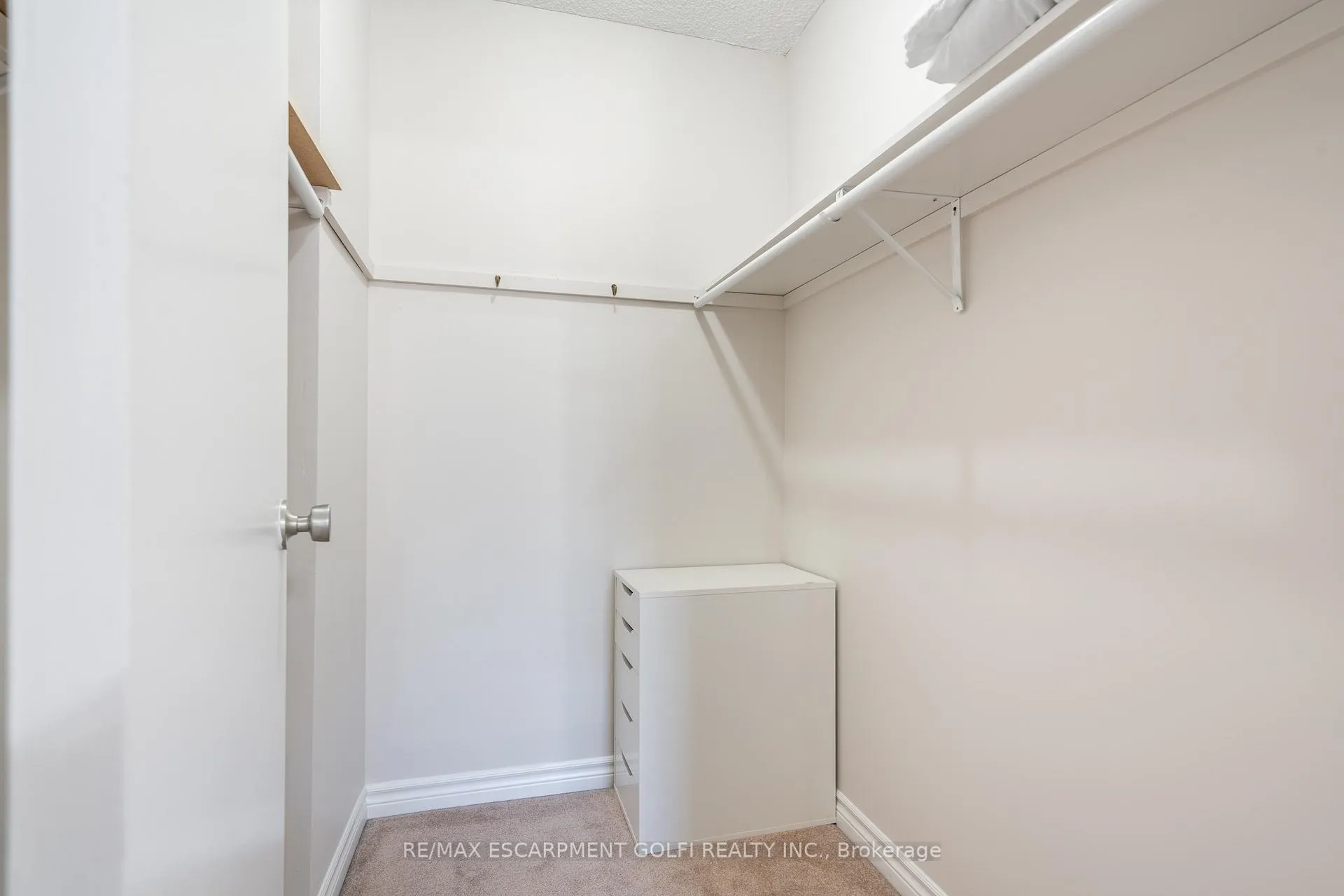 Photo 18 of Unit 804, 1966 Main Street, Hamilton, Ainslie Wood — HOMEH