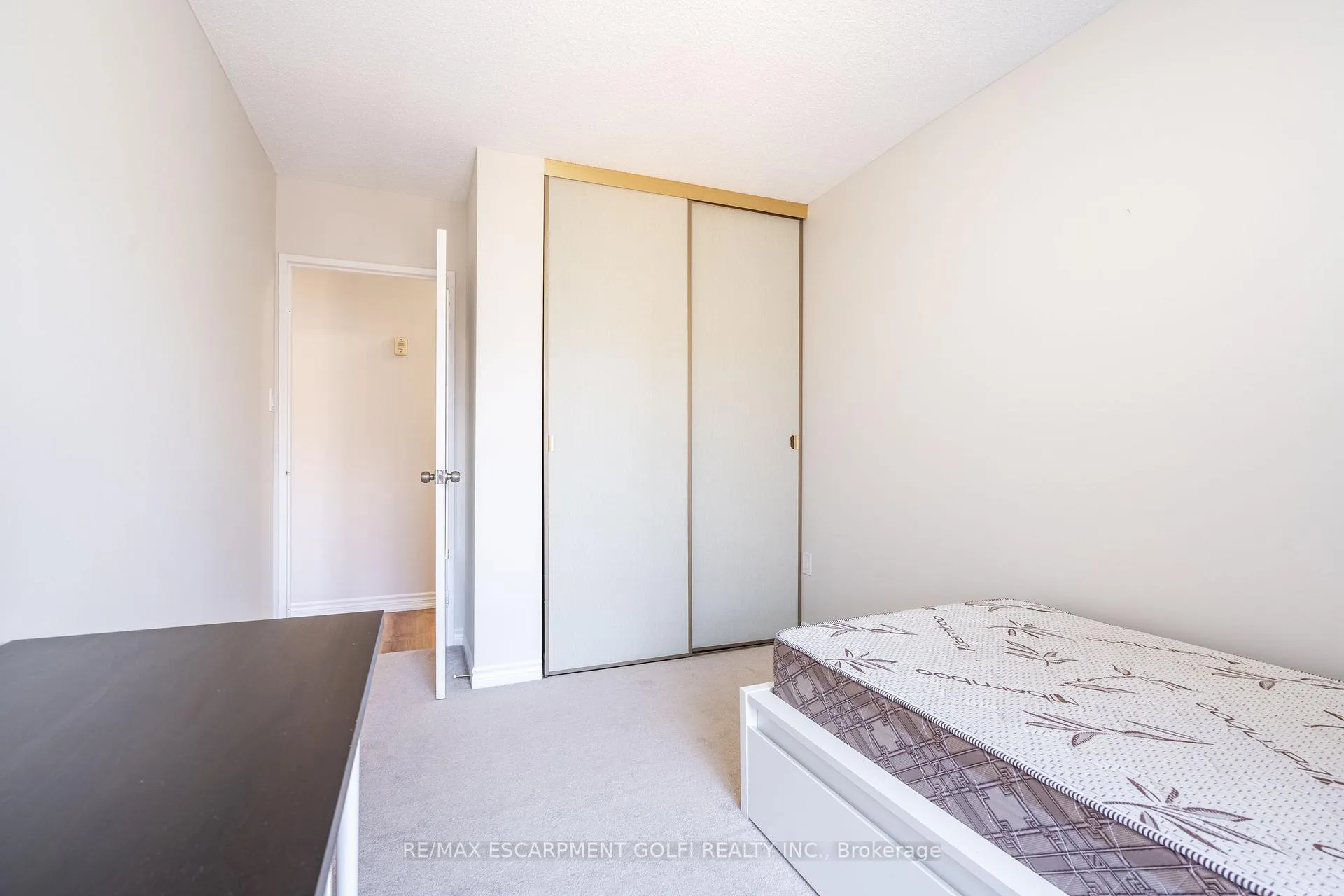 Photo 21 of Unit 804, 1966 Main Street, Hamilton, Ainslie Wood — HOMEH