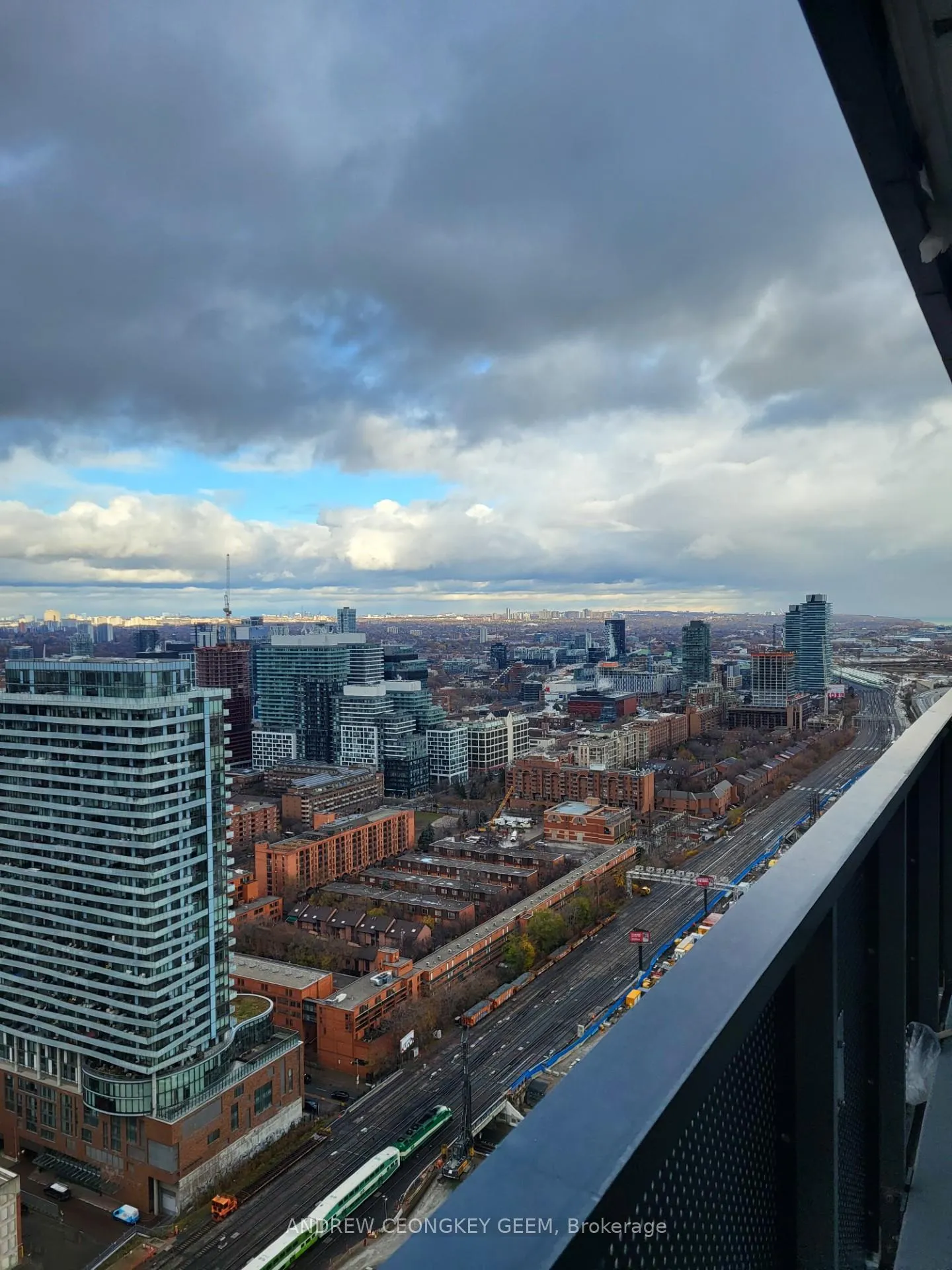 Photo 7 of Unit 4301, 55 Cooper Street, Toronto, Waterfront Communities — HOMEH