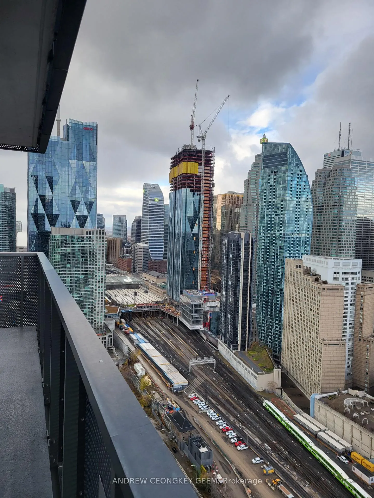 Photo 8 of Unit 4301, 55 Cooper Street, Toronto, Waterfront Communities — HOMEH