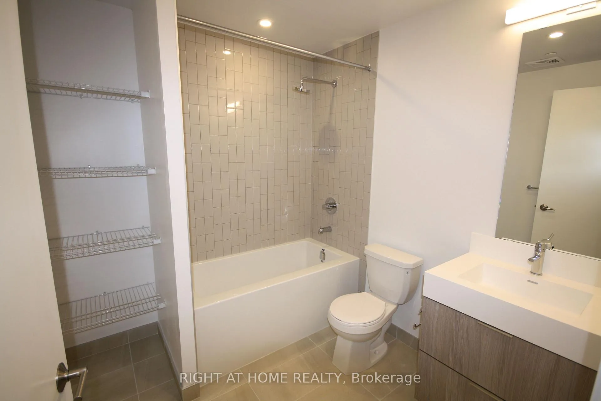 Photo 7 of Unit 1111, 130 River Street, Toronto, Regent Park — HOMEH