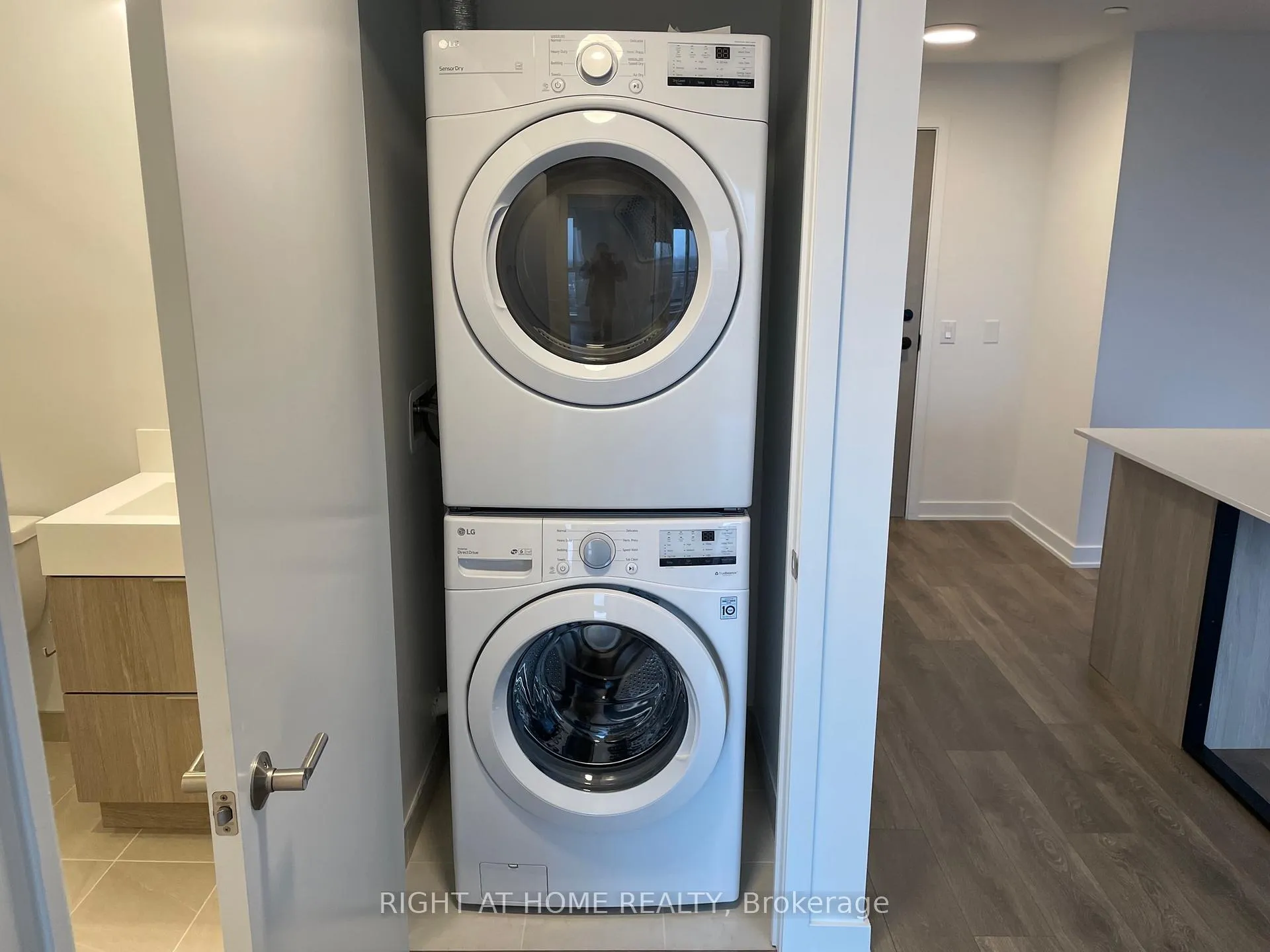 Photo 10 of Unit 1111, 130 River Street, Toronto, Regent Park — HOMEH
