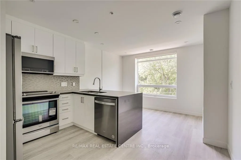 Photo 5 of Unit 302, 479 Charlton Avenue E, Hamilton, Stinson — HOMEH