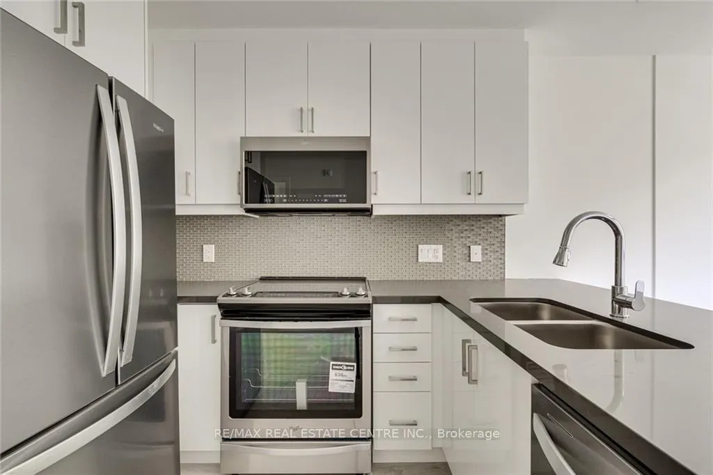 Photo 9 of Unit 302, 479 Charlton Avenue E, Hamilton, Stinson — HOMEH
