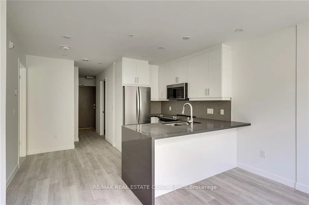 Photo 10 of Unit 302, 479 Charlton Avenue E, Hamilton, Stinson — HOMEH