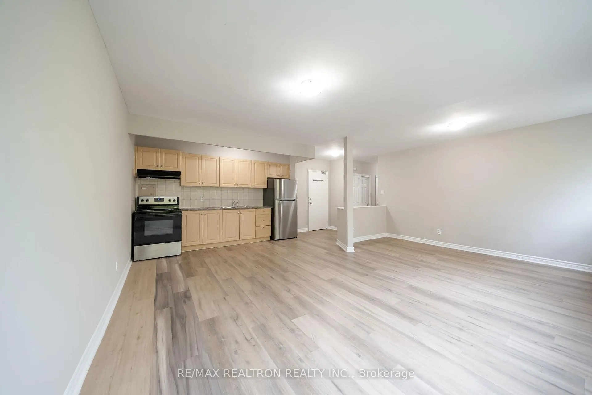 Photo 8 of Unit 227C, 468 Ottawa Street, Hamilton, Corktown — HOMEH
