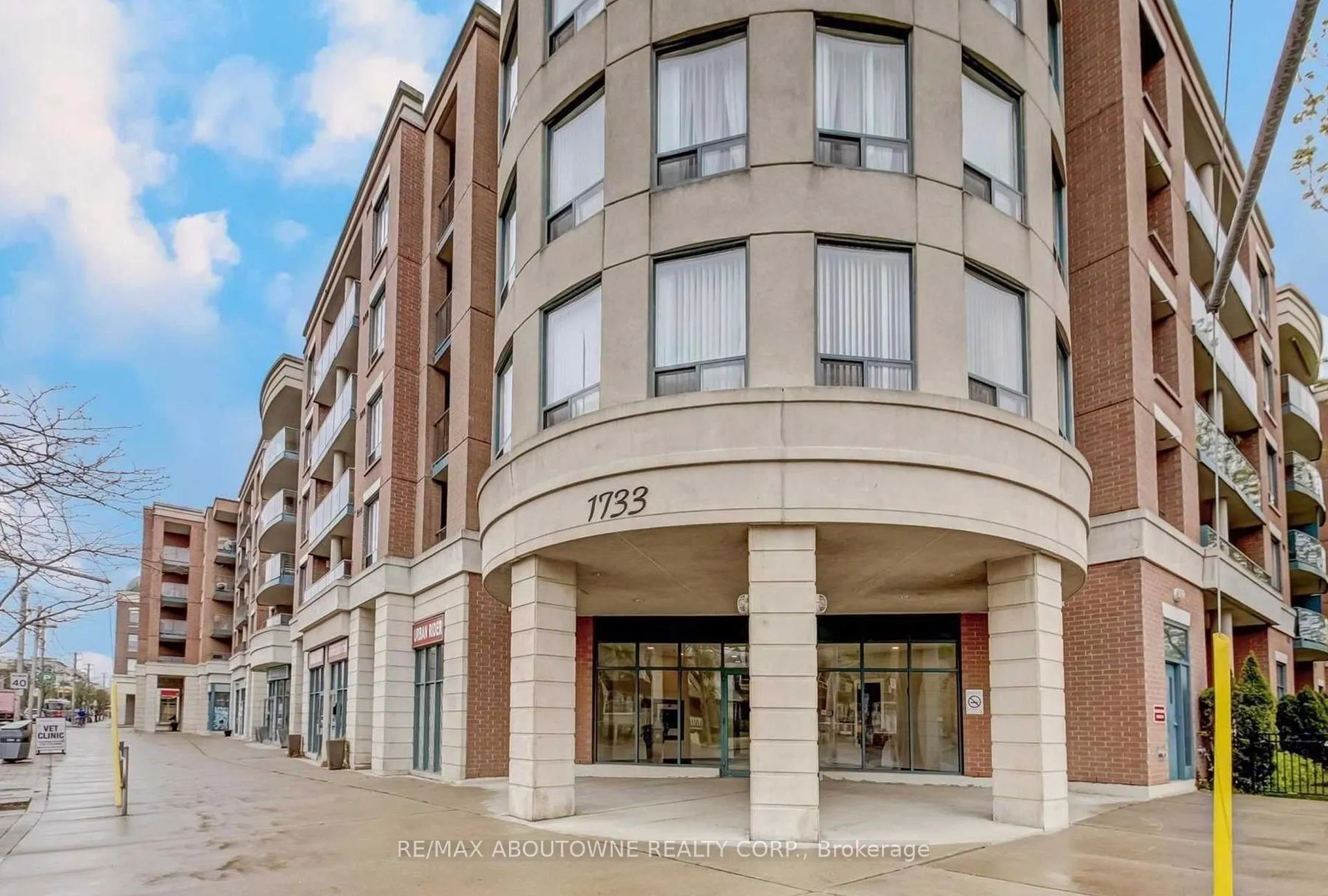 Photo 2 of Unit 404, 1733 Queen Street E, Toronto, The Beaches — HOMEH