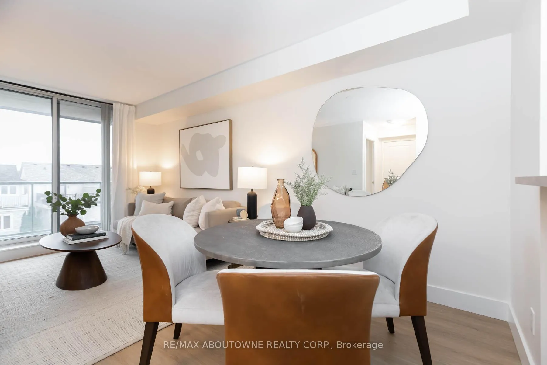 Photo 7 of Unit 404, 1733 Queen Street E, Toronto, The Beaches — HOMEH