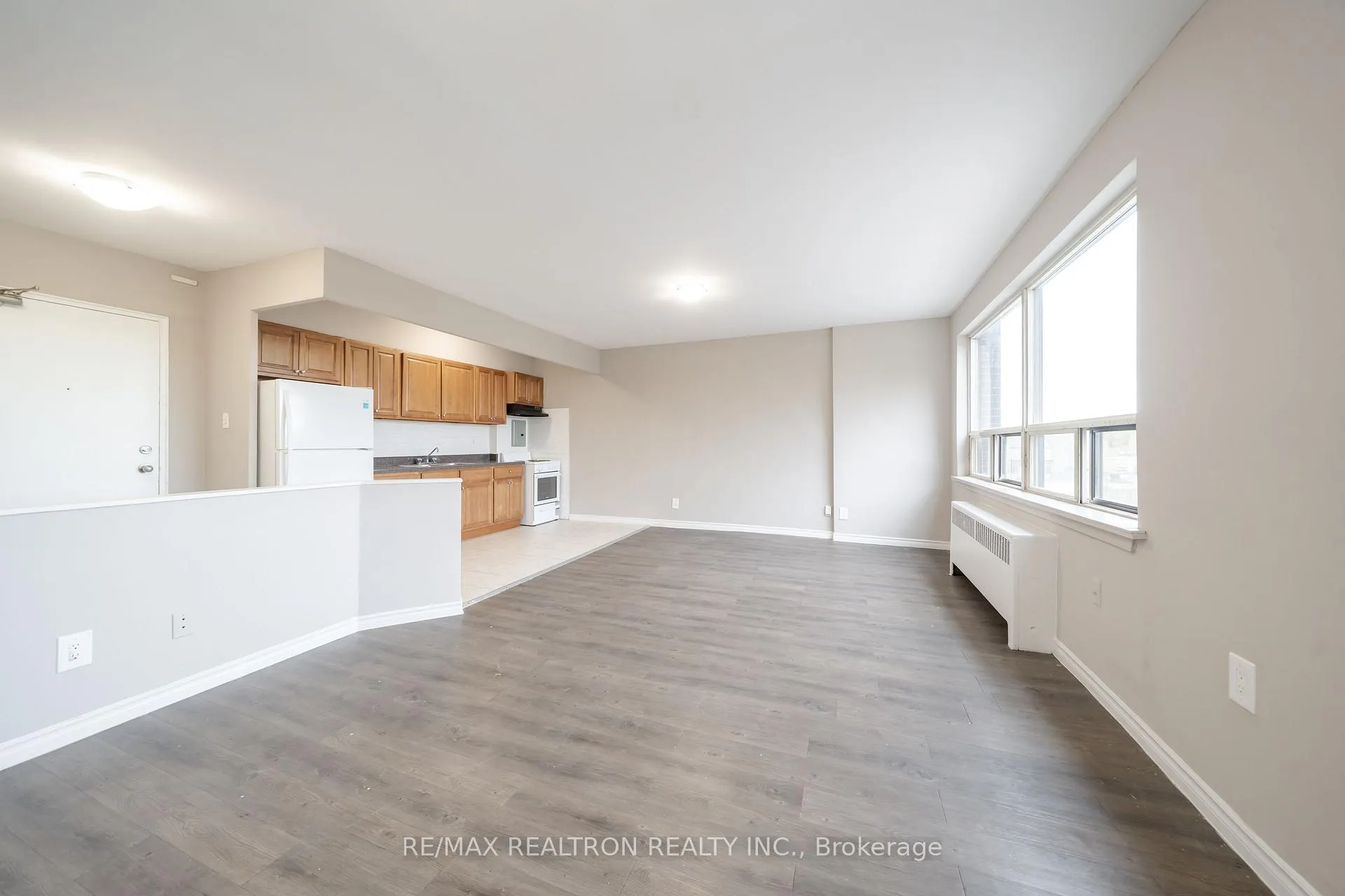 Photo 6 of Unit 219B, 468 Ottawa Street, Hamilton, Corktown — HOMEH