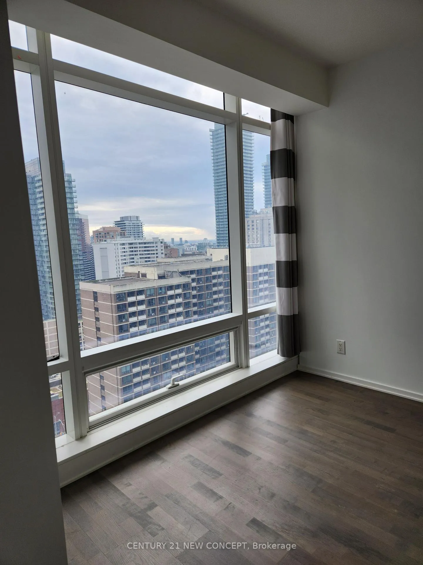 Photo 13 of Unit 1806, 1 Bloor Street E, Toronto, Church-Yonge Corridor — HOMEH