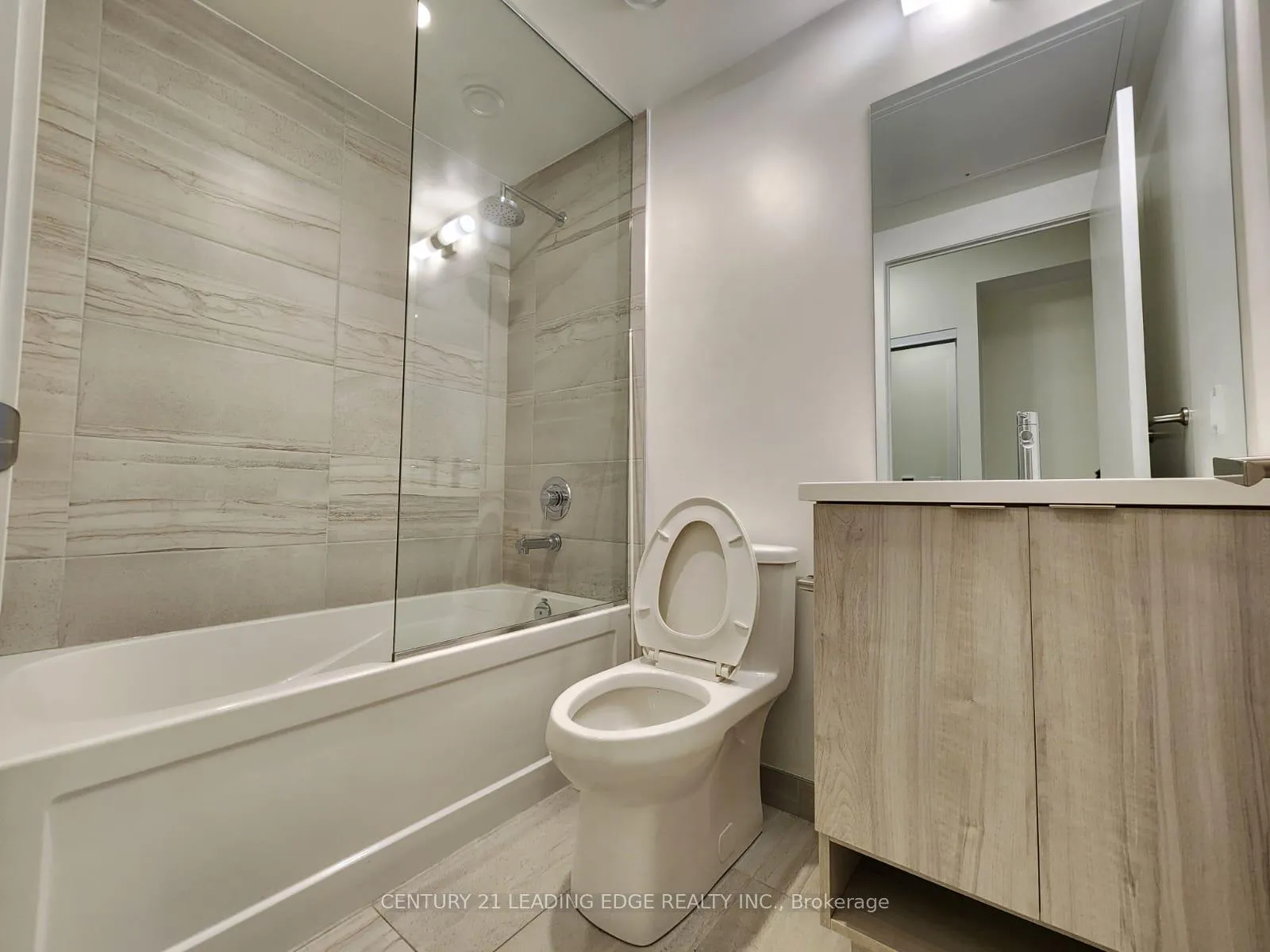 Photo 8 of Unit 6812, 138 Downes Street, Toronto, Waterfront Communities — HOMEH