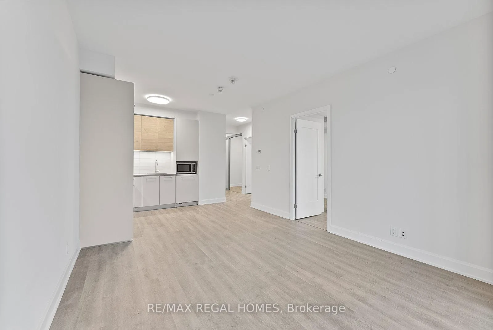 Photo 6 of Unit 1111, 12 Gandhi Lane, Markham, Commerce Valley — HOMEH