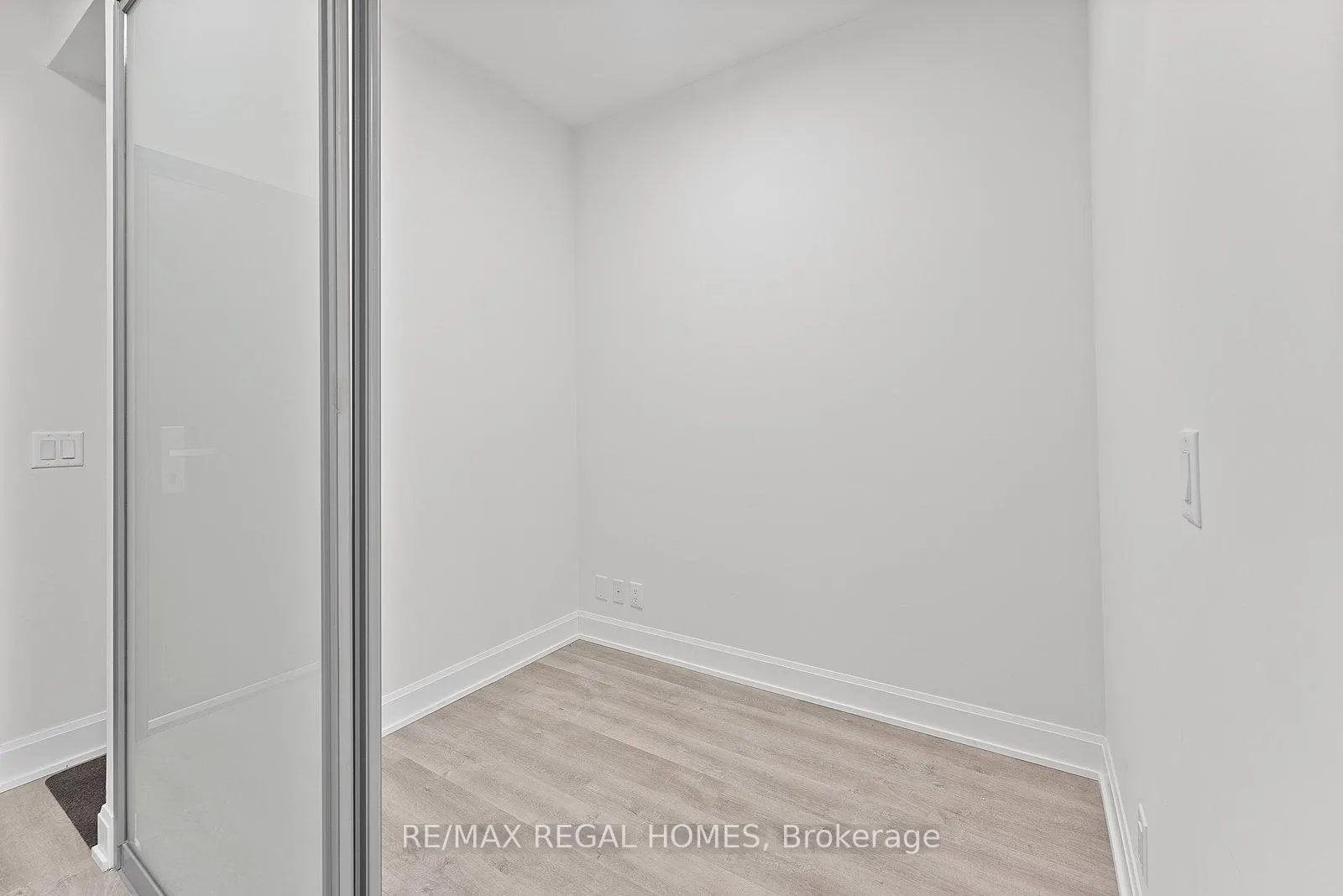 Photo 9 of Unit 1111, 12 Gandhi Lane, Markham, Commerce Valley — HOMEH