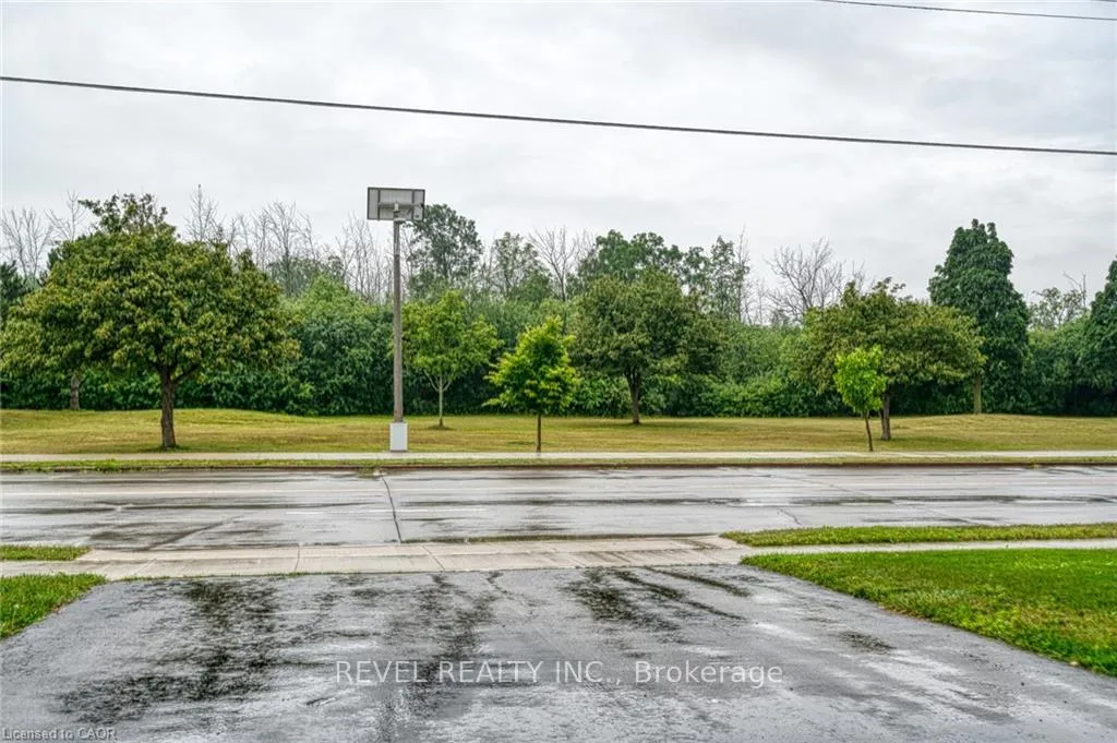 Photo 8 of 1141 Mohawk Road E, Hamilton, Huntington — HOMEH