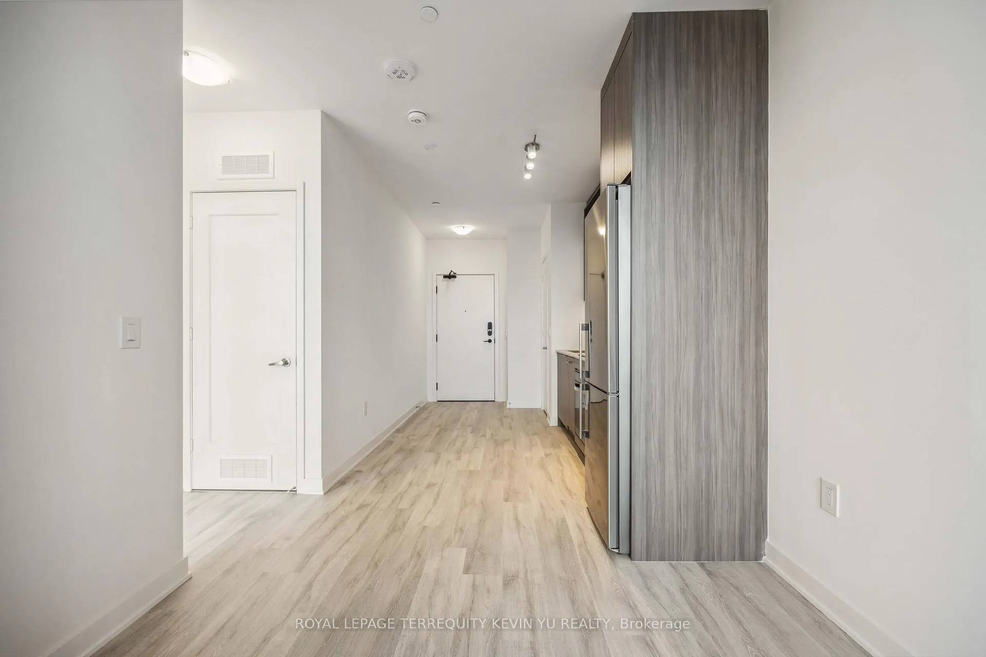 Photo 3 of Unit 1004, 70 Princess Street, Toronto, Waterfront Communities — HOMEH