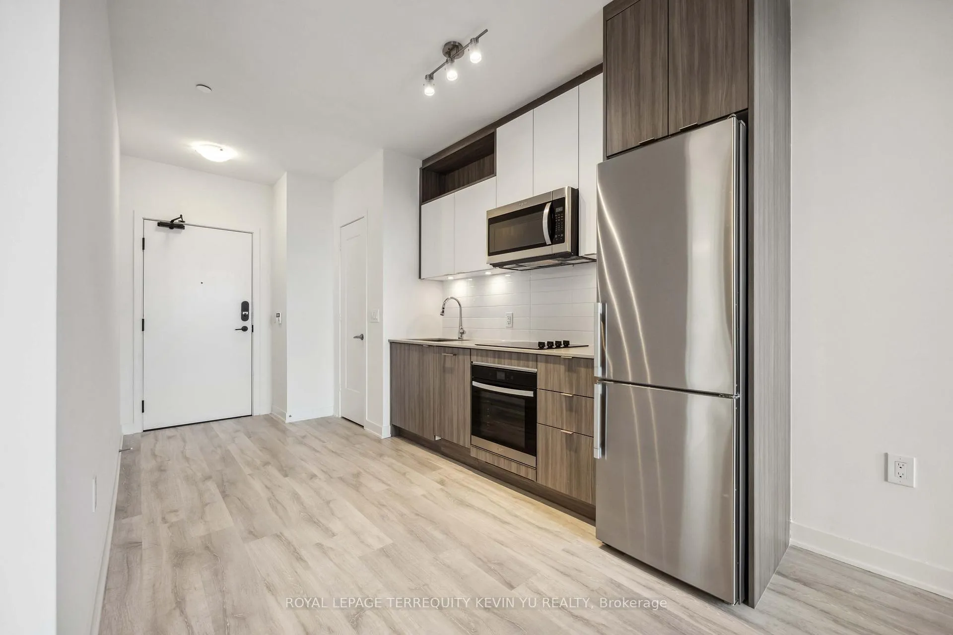 Photo 4 of Unit 1004, 70 Princess Street, Toronto, Waterfront Communities — HOMEH