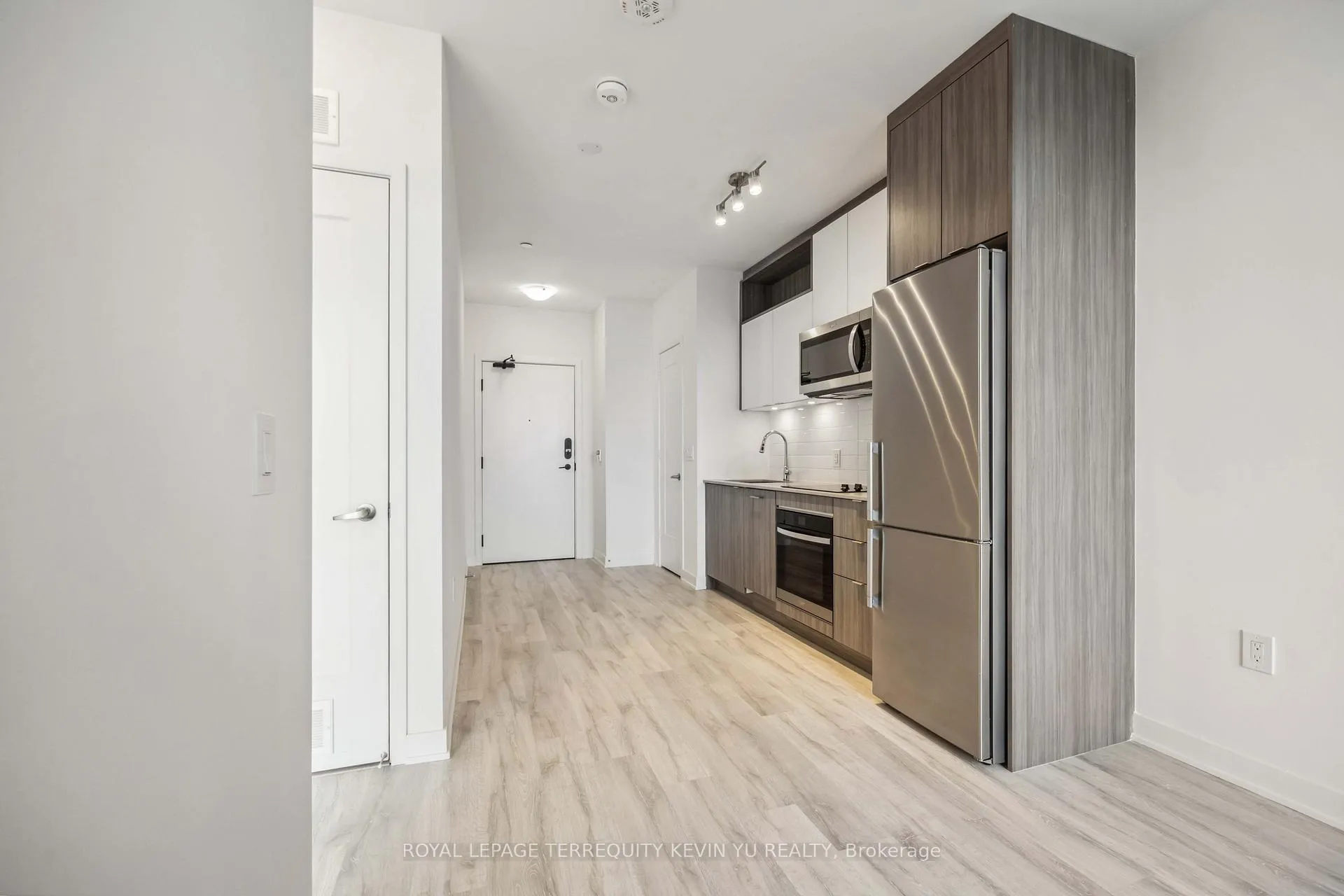 Photo 5 of Unit 1004, 70 Princess Street, Toronto, Waterfront Communities — HOMEH