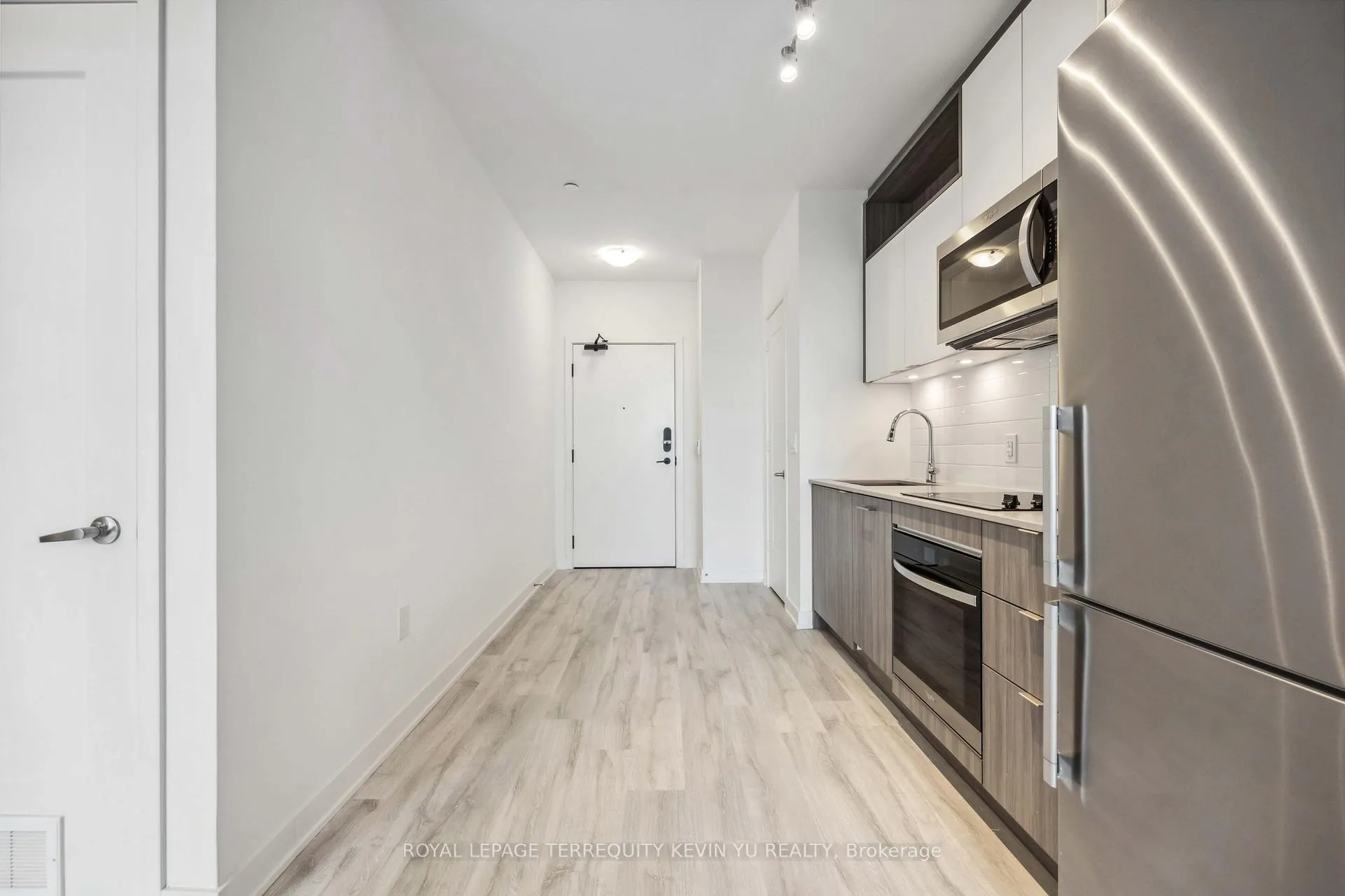 Photo 9 of Unit 1004, 70 Princess Street, Toronto, Waterfront Communities — HOMEH