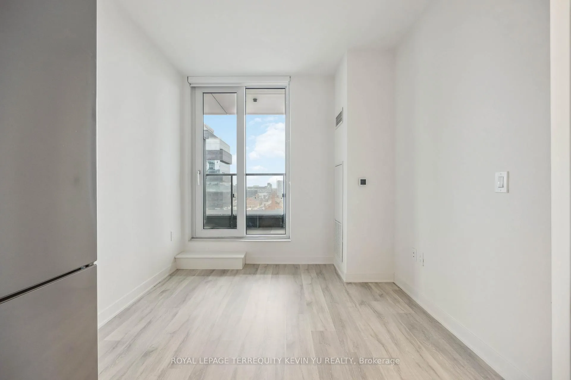 Photo 12 of Unit 1004, 70 Princess Street, Toronto, Waterfront Communities — HOMEH