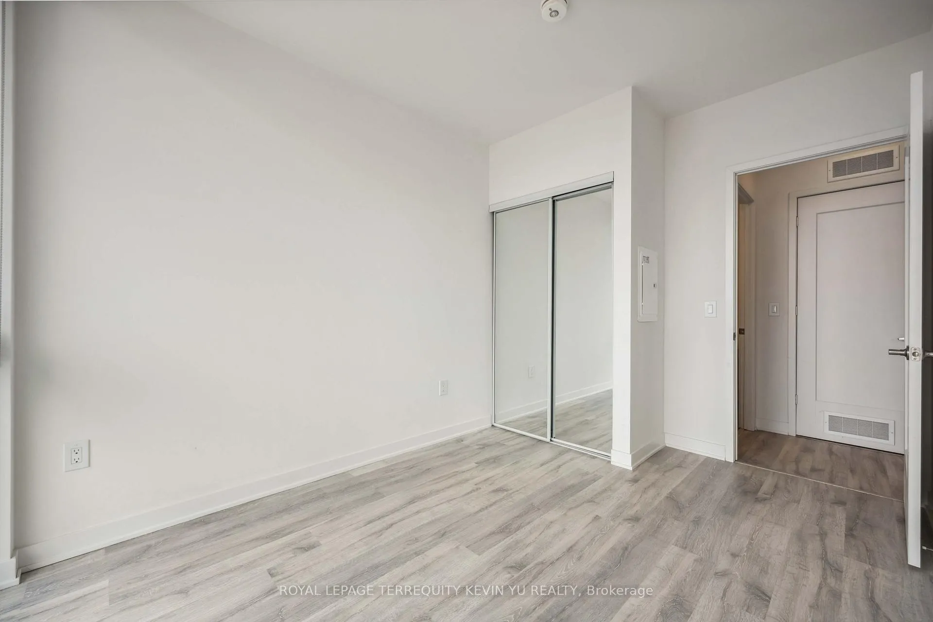 Photo 16 of Unit 1004, 70 Princess Street, Toronto, Waterfront Communities — HOMEH