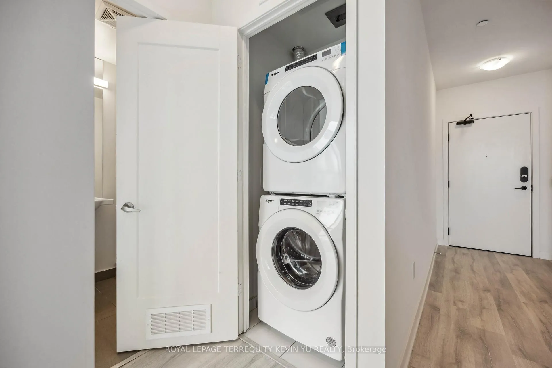 Photo 18 of Unit 1004, 70 Princess Street, Toronto, Waterfront Communities — HOMEH