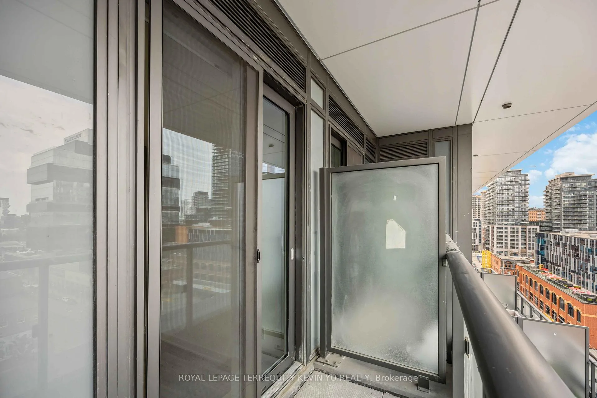 Photo 19 of Unit 1004, 70 Princess Street, Toronto, Waterfront Communities — HOMEH