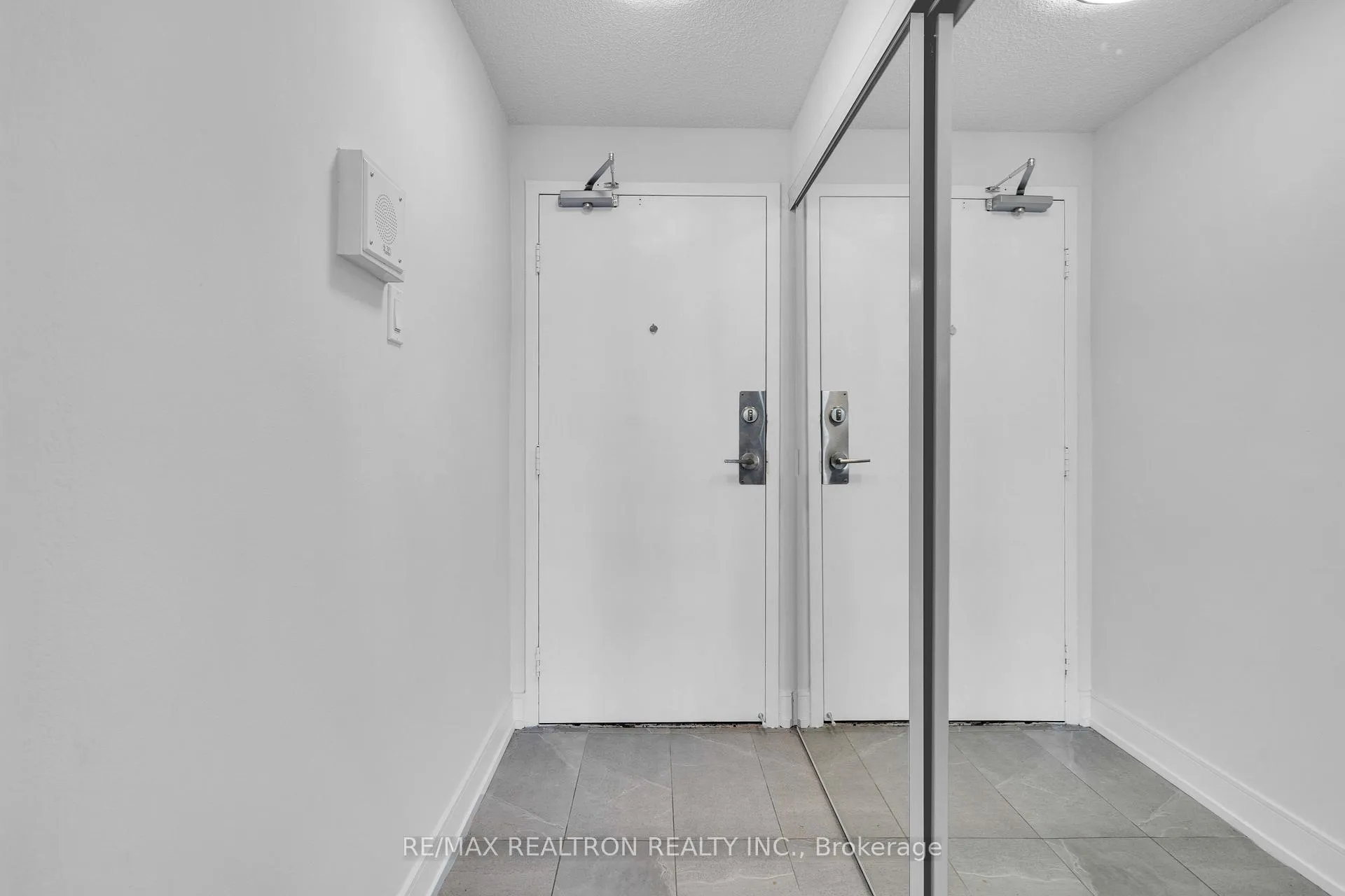 Photo 9 of Unit 2802, 33 Isabella Street, Toronto, Church-Yonge Corridor — HOMEH