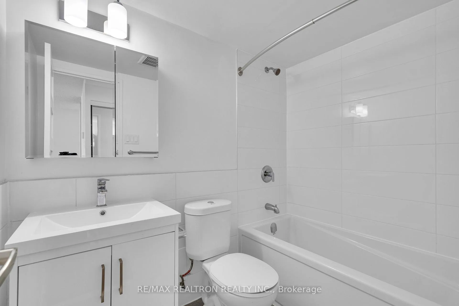 Photo 10 of Unit 2802, 33 Isabella Street, Toronto, Church-Yonge Corridor — HOMEH