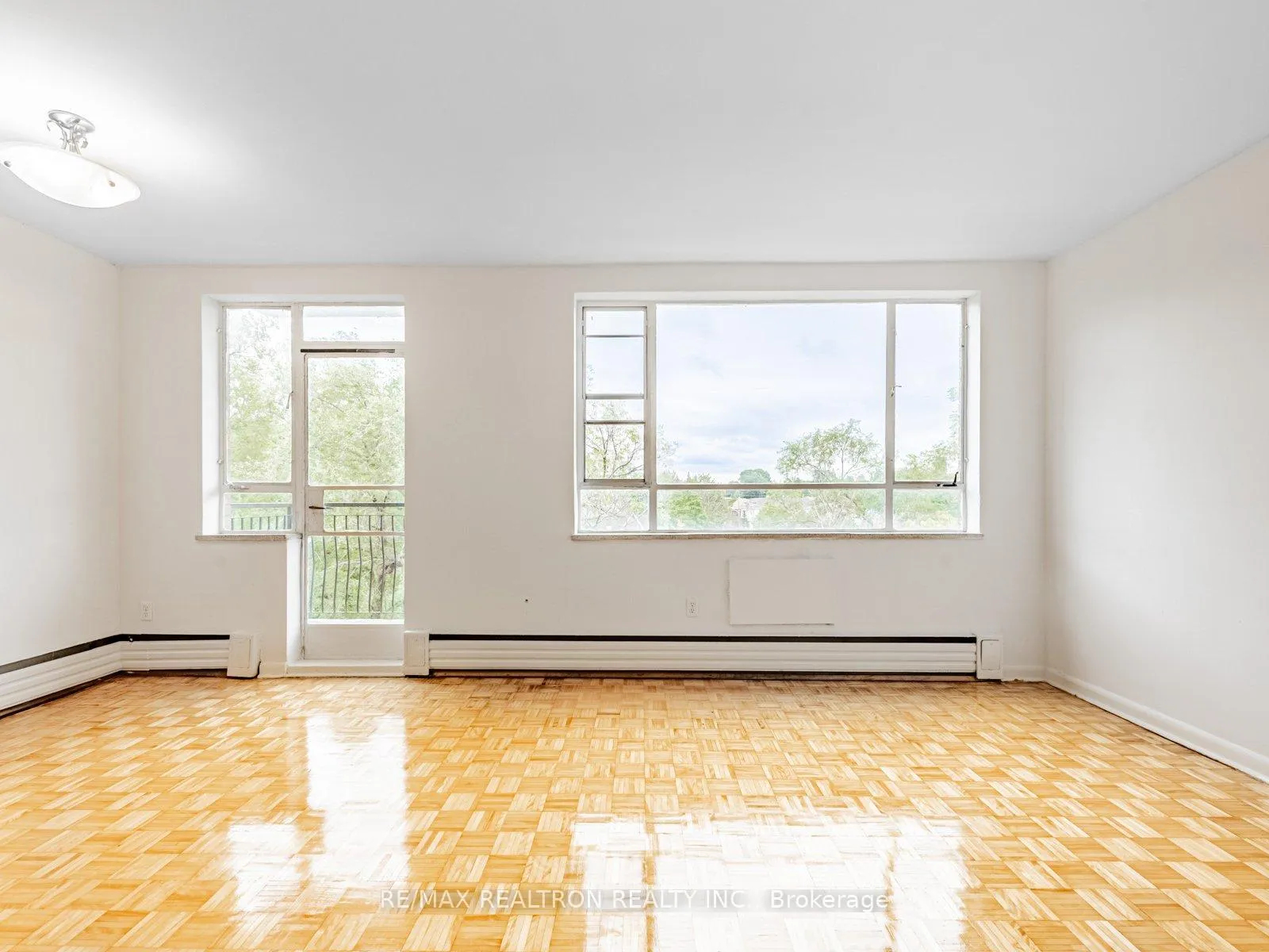 Photo 1 of Unit 203, 2895 Bathurst Street, Toronto, Bedford Park-Nortown — HOMEH