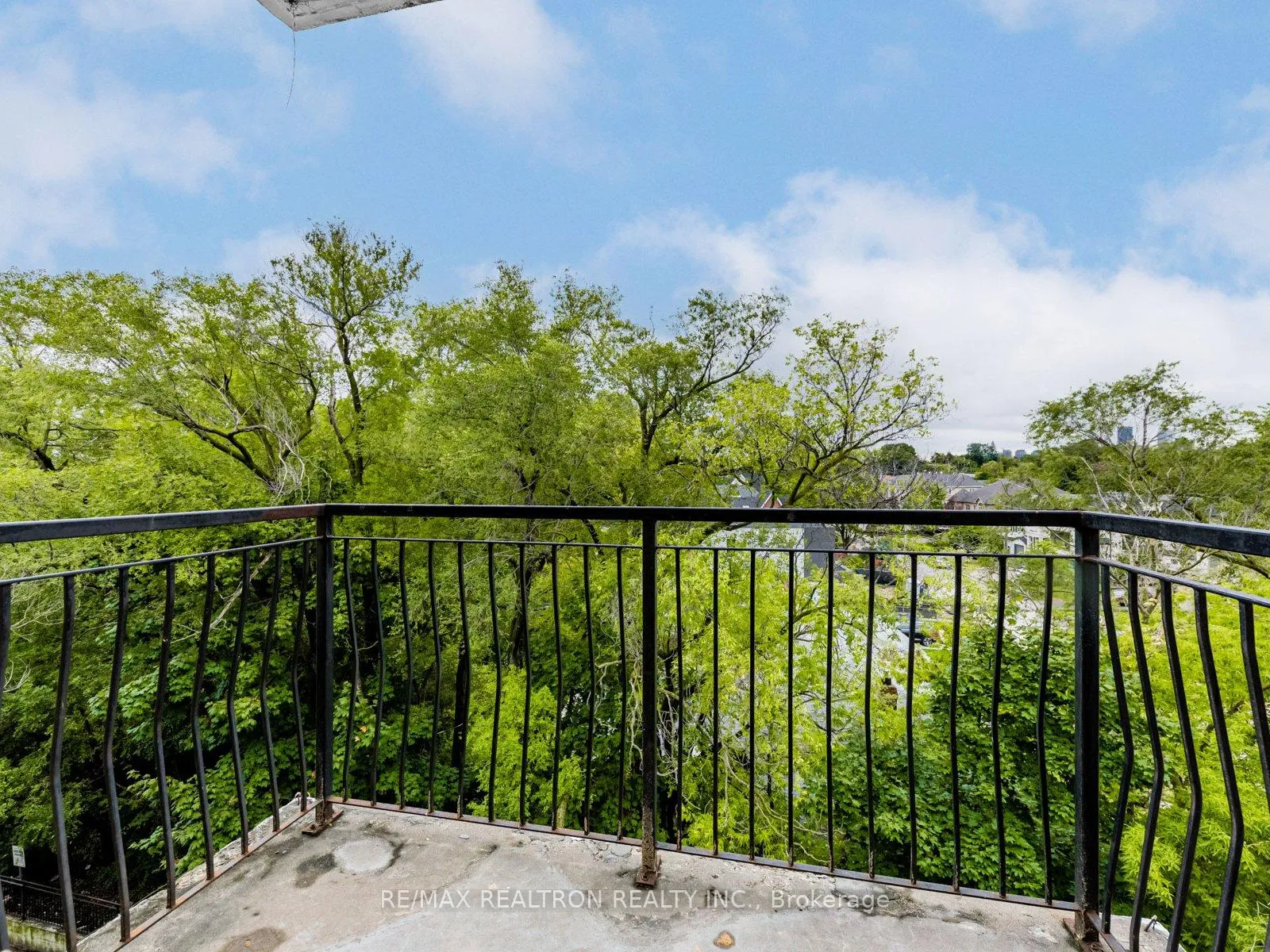Photo 24 of Unit 203, 2895 Bathurst Street, Toronto, Bedford Park-Nortown — HOMEH