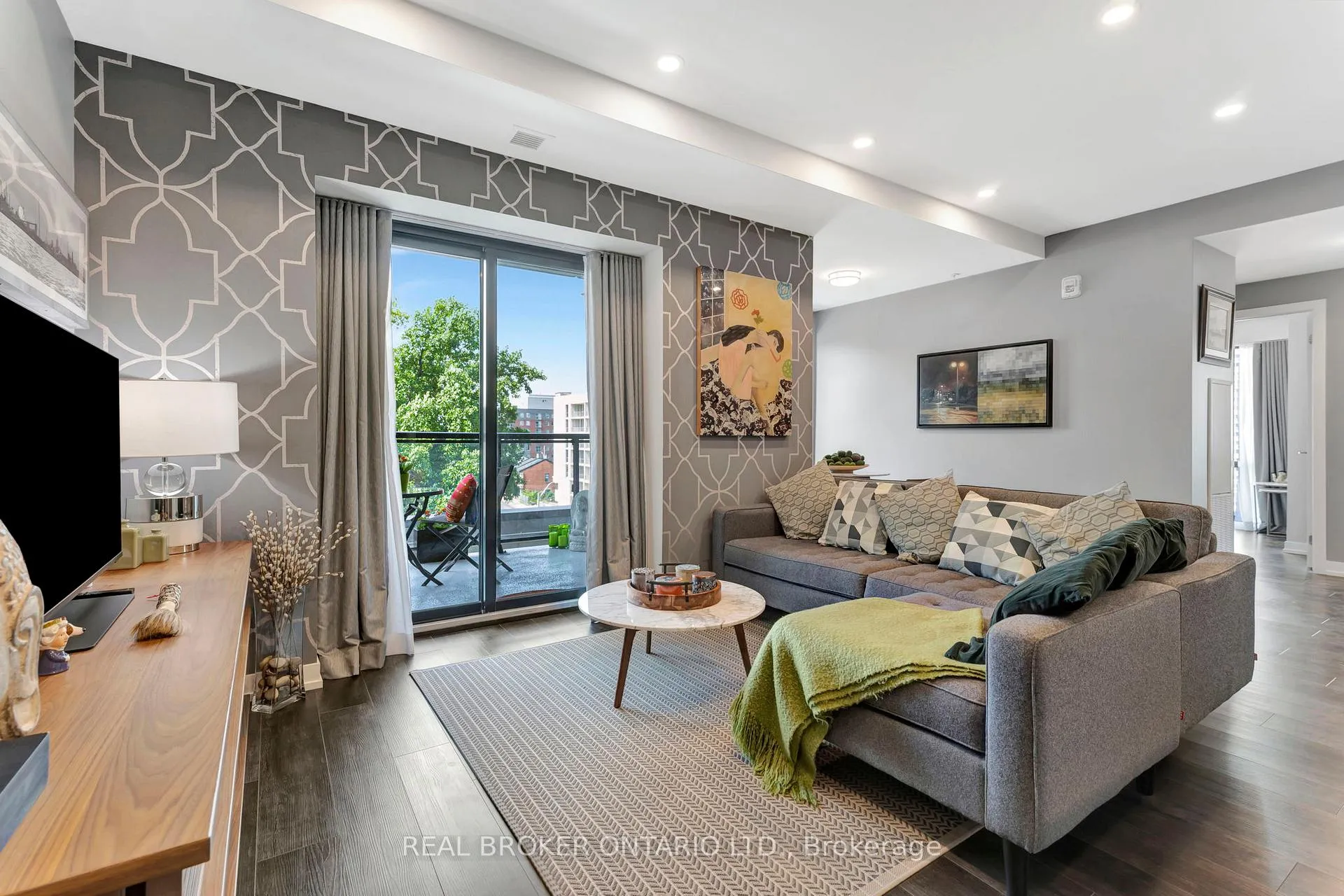Front of Unit 507, 15 Queen Street S
