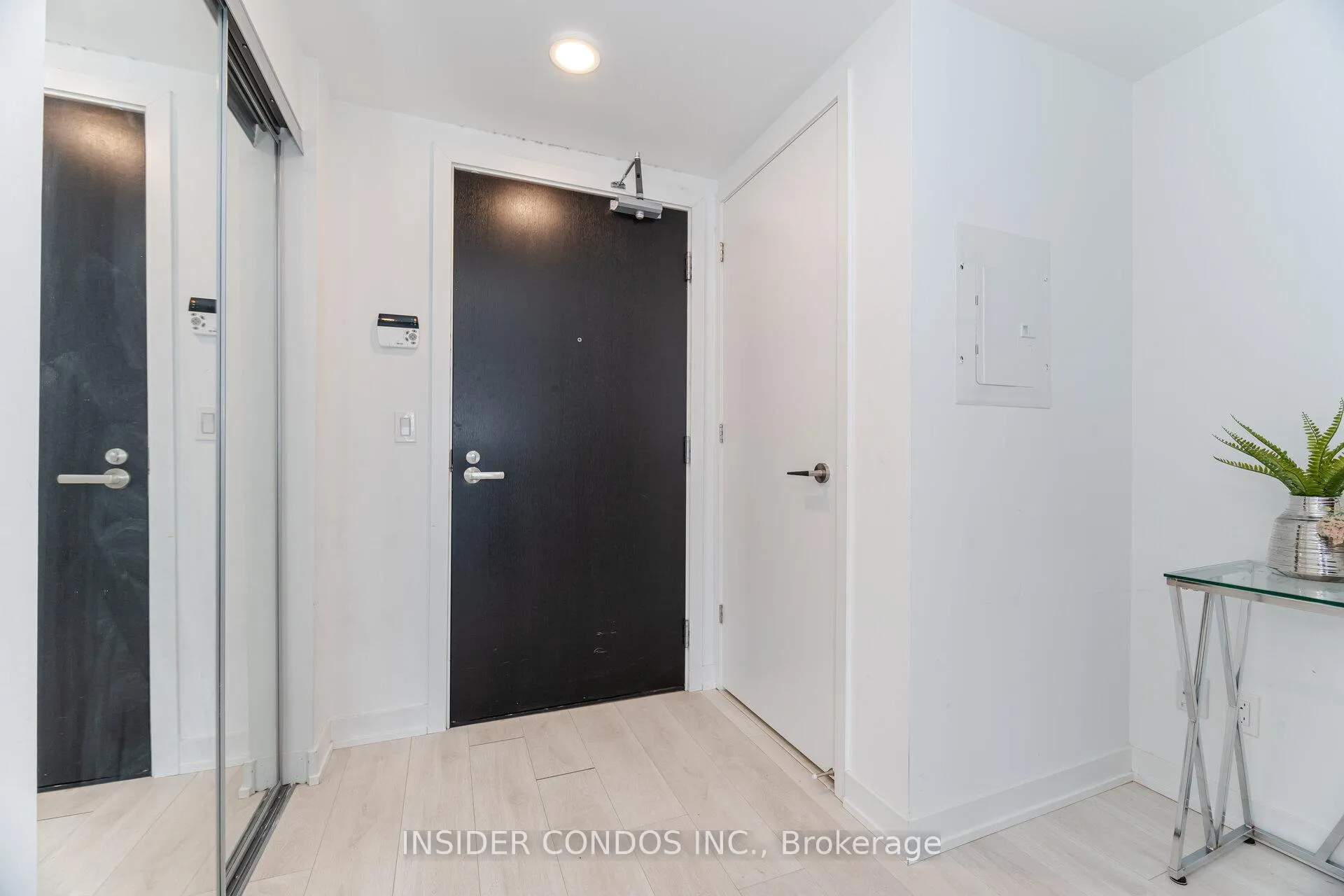 Photo 6 of Unit 5202, 501 Yonge Street, Toronto, Church-Yonge Corridor — HOMEH
