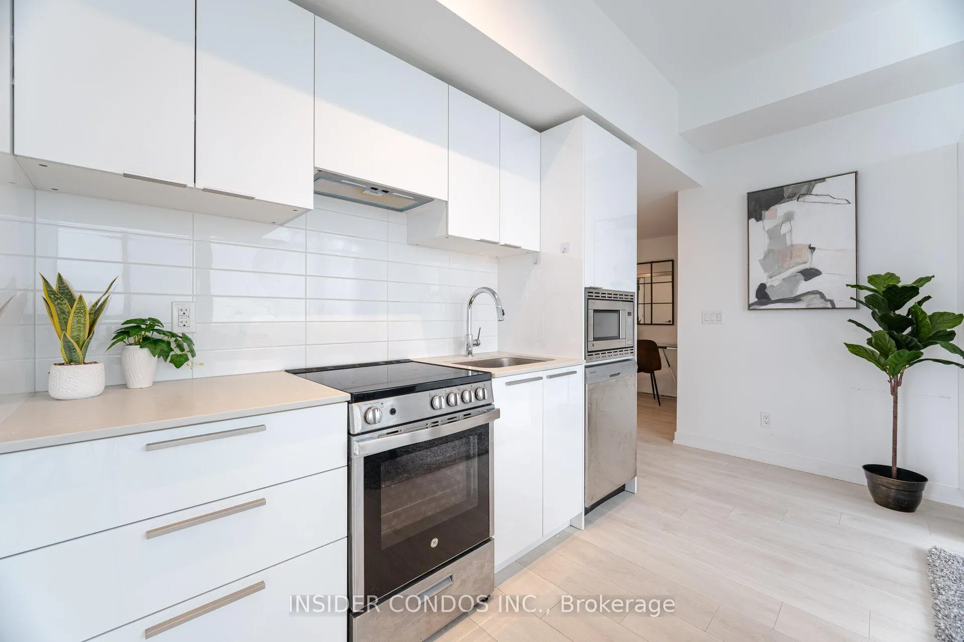 Photo 11 of Unit 5202, 501 Yonge Street, Toronto, Church-Yonge Corridor — HOMEH