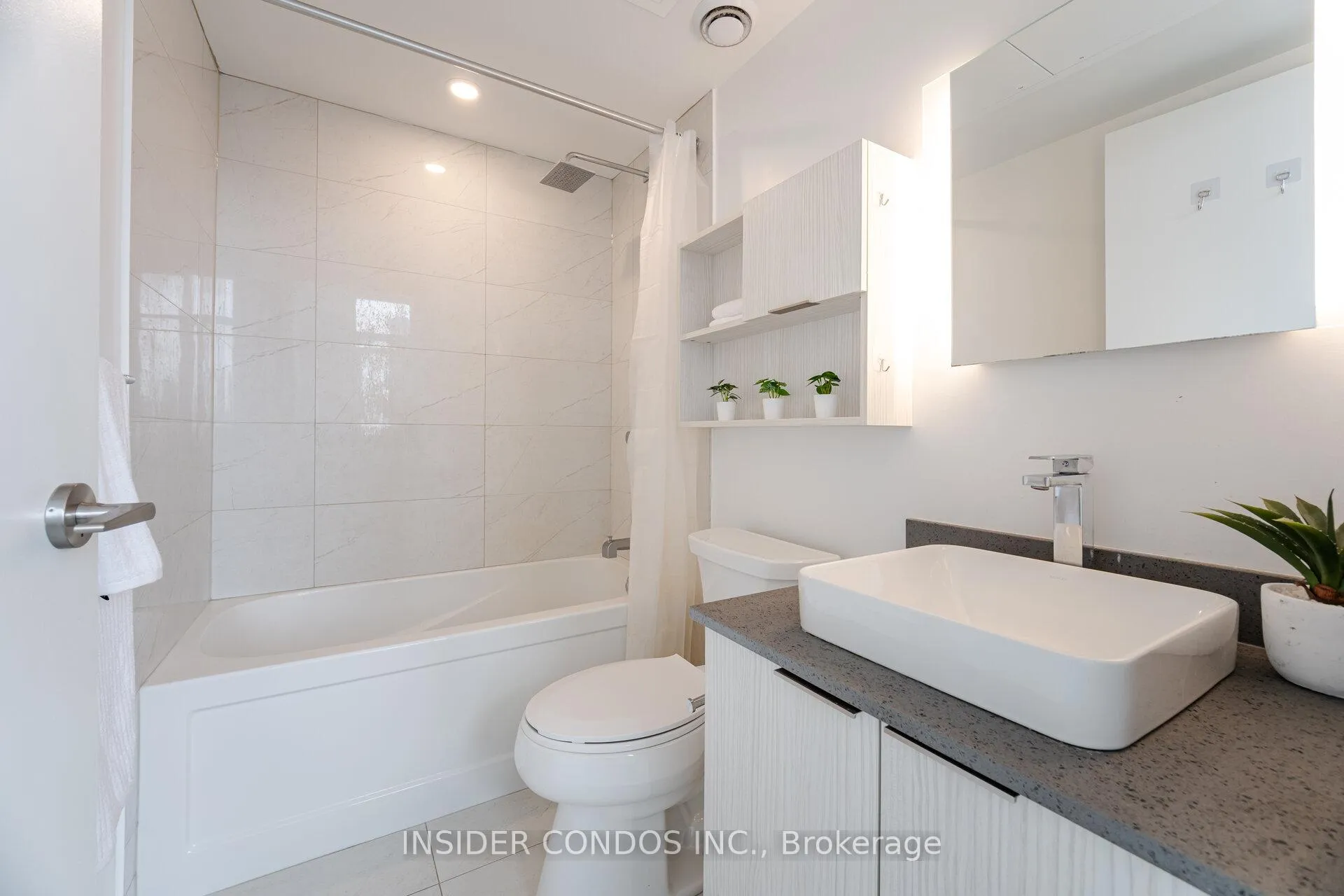 Photo 23 of Unit 5202, 501 Yonge Street, Toronto, Church-Yonge Corridor — HOMEH