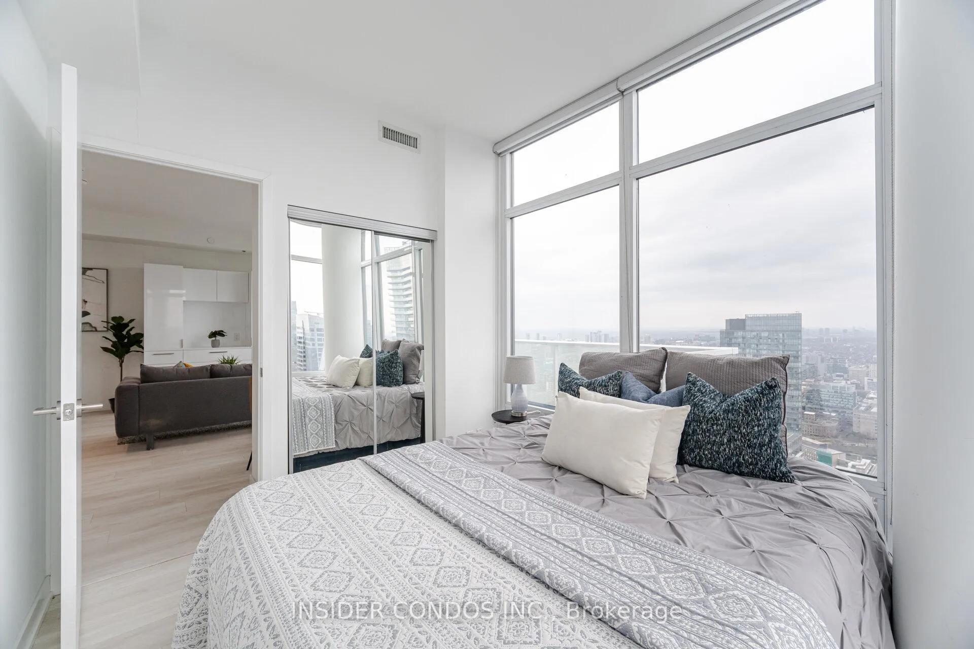 Photo 25 of Unit 5202, 501 Yonge Street, Toronto, Church-Yonge Corridor — HOMEH
