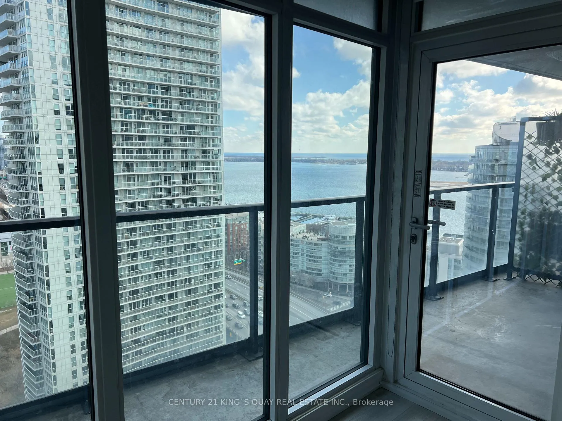 Front of Unit 3210, 70 Queens Wharf Road