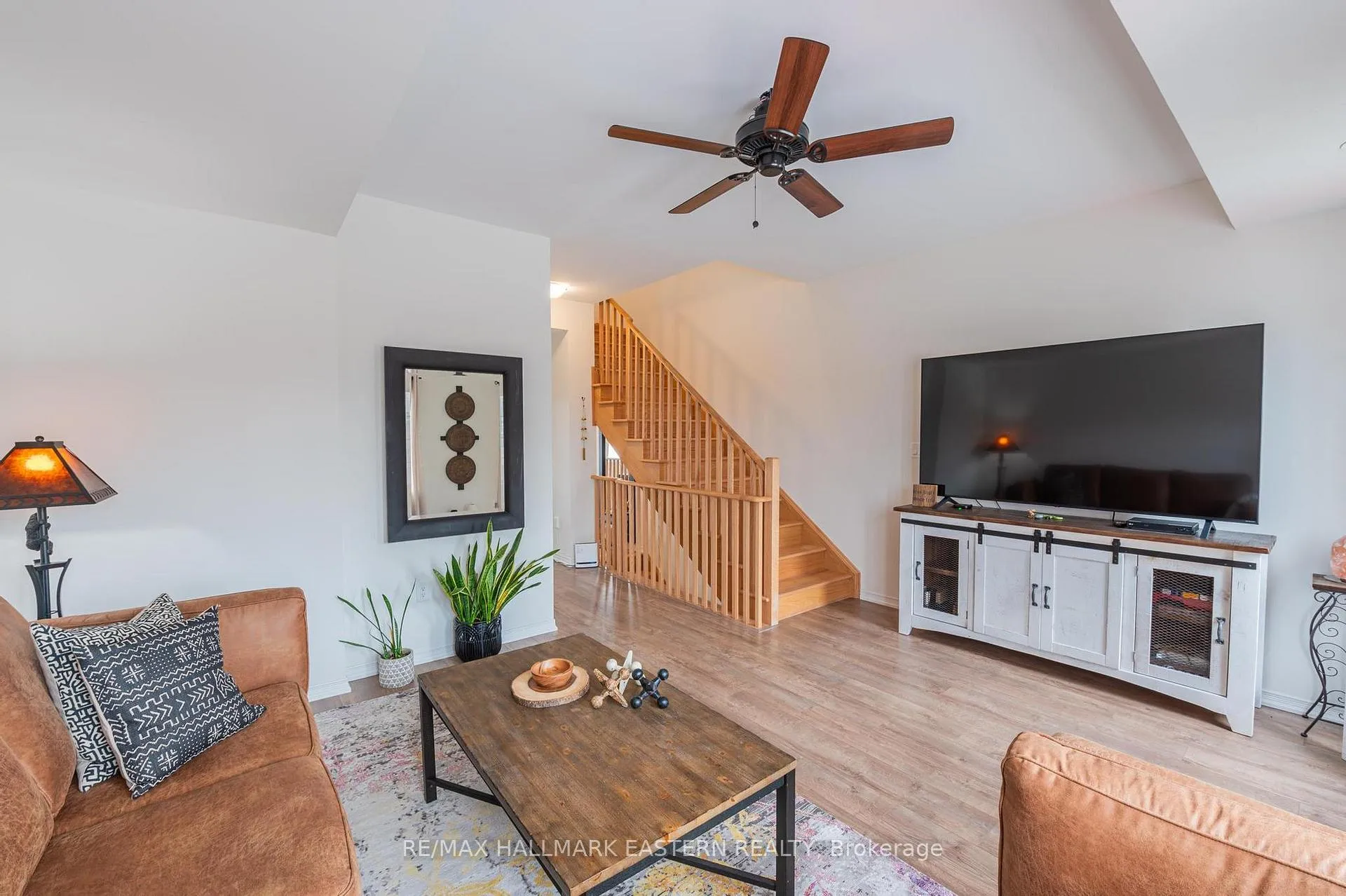 Photo 17 of Unit 9, 279 Danzatore Path, Oshawa, Windfields — HOMEH
